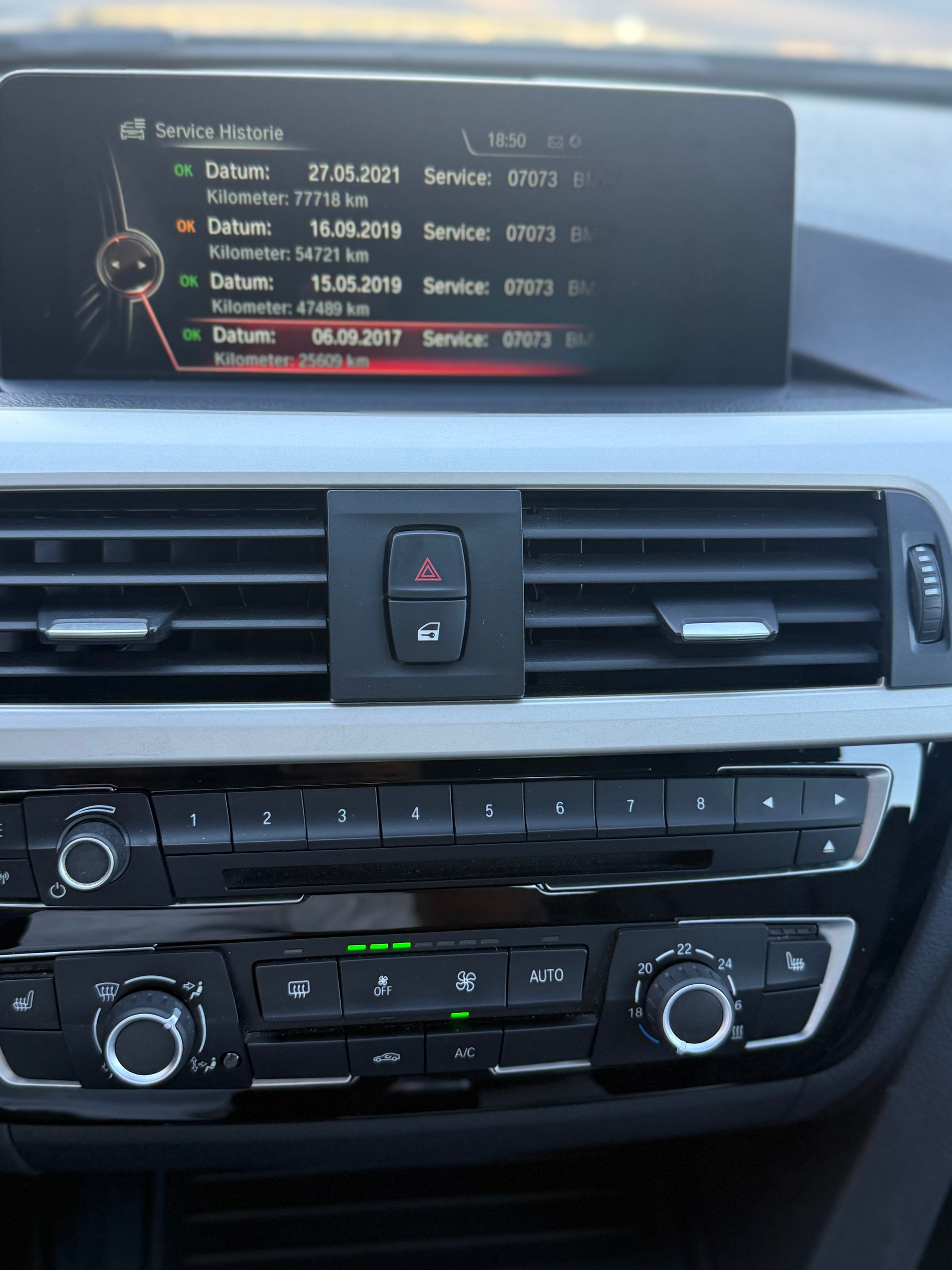 BMW 320d xDrive Touring Steptronic-image-14