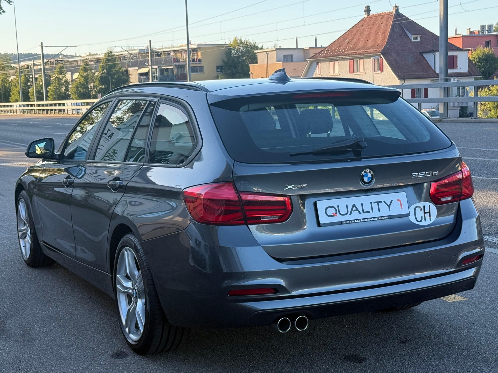 BMW 320d xDrive Touring Steptronic-image-5