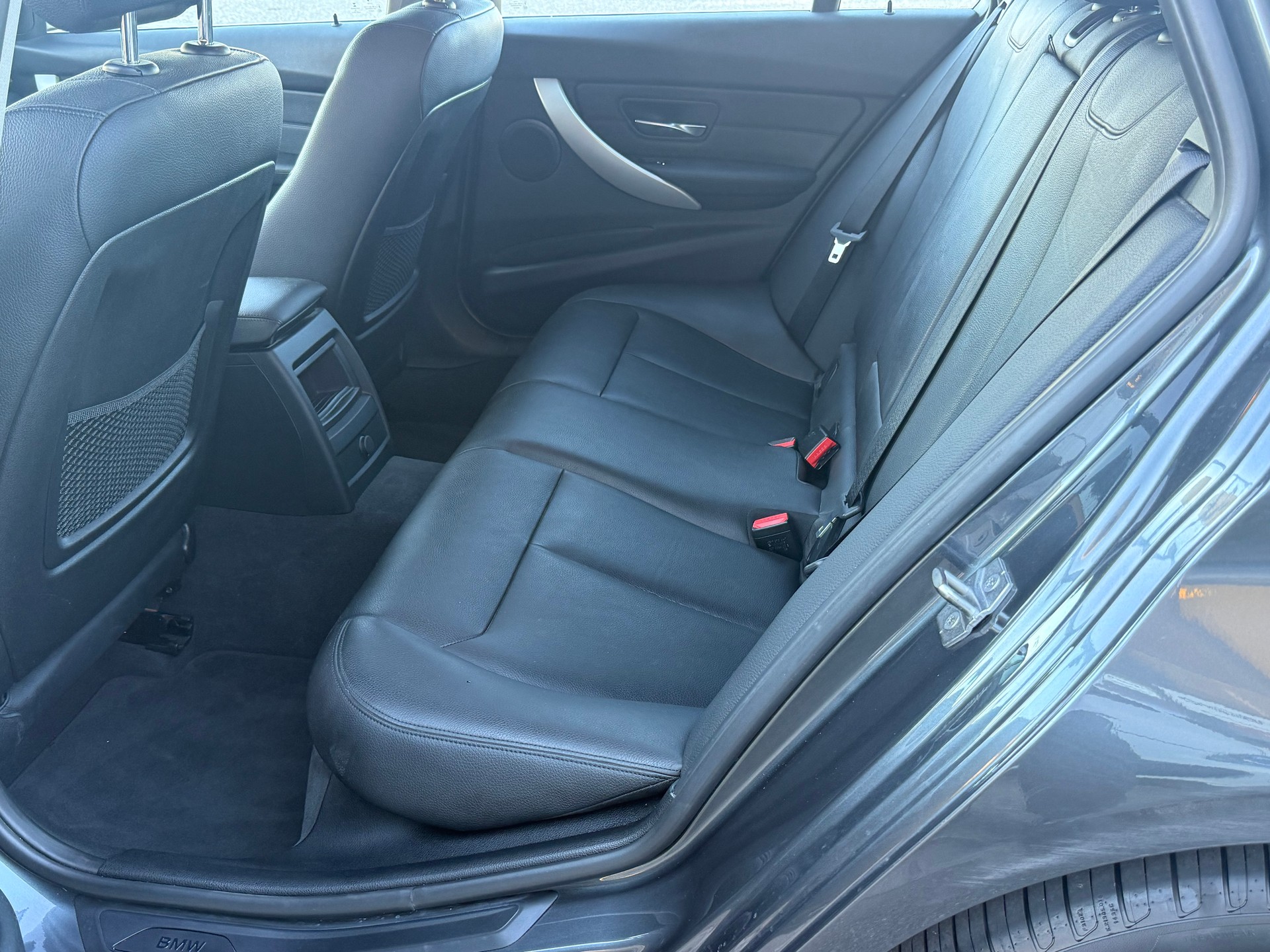 BMW 320d xDrive Touring Steptronic-image-10