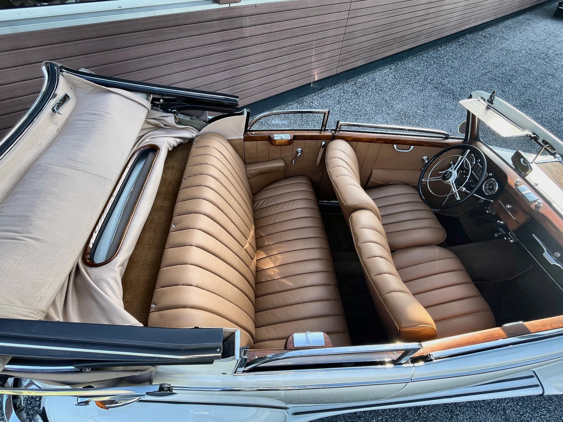 MERCEDES-BENZ 220B Cabriolet-image-24