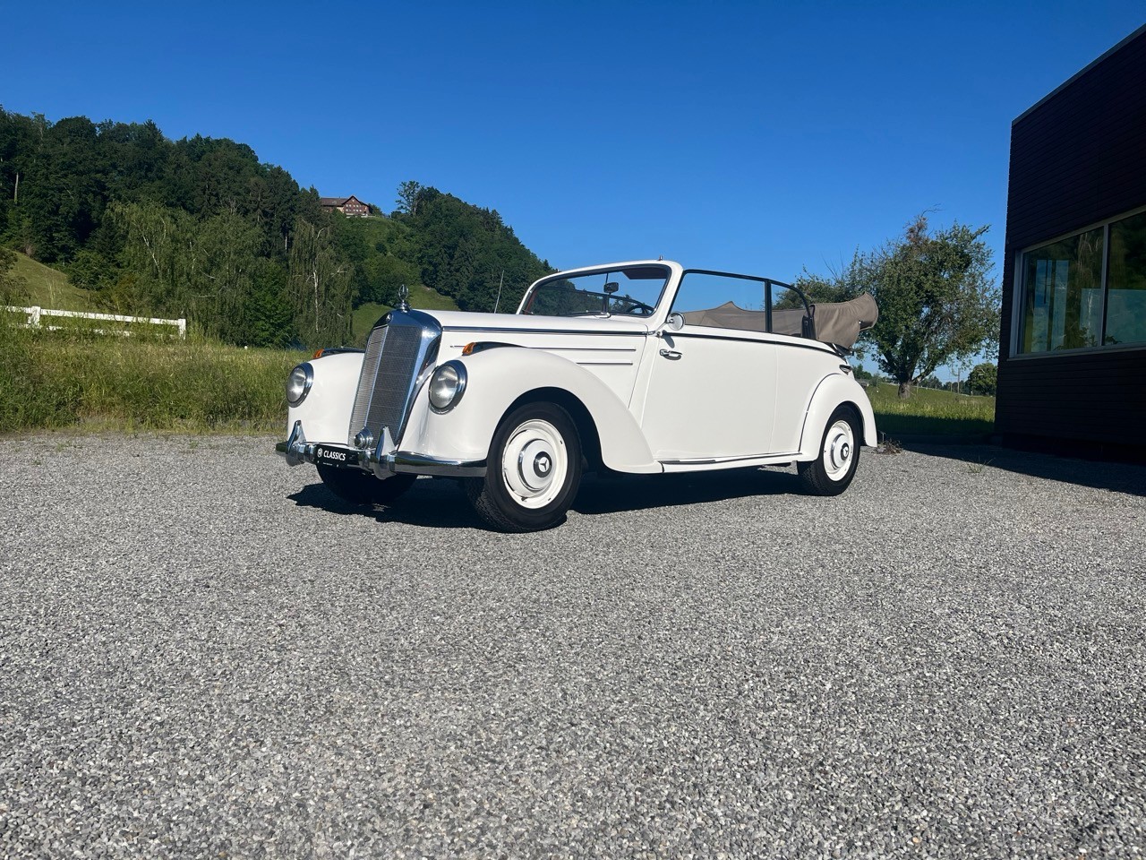 MERCEDES-BENZ 220B Cabriolet-image-2