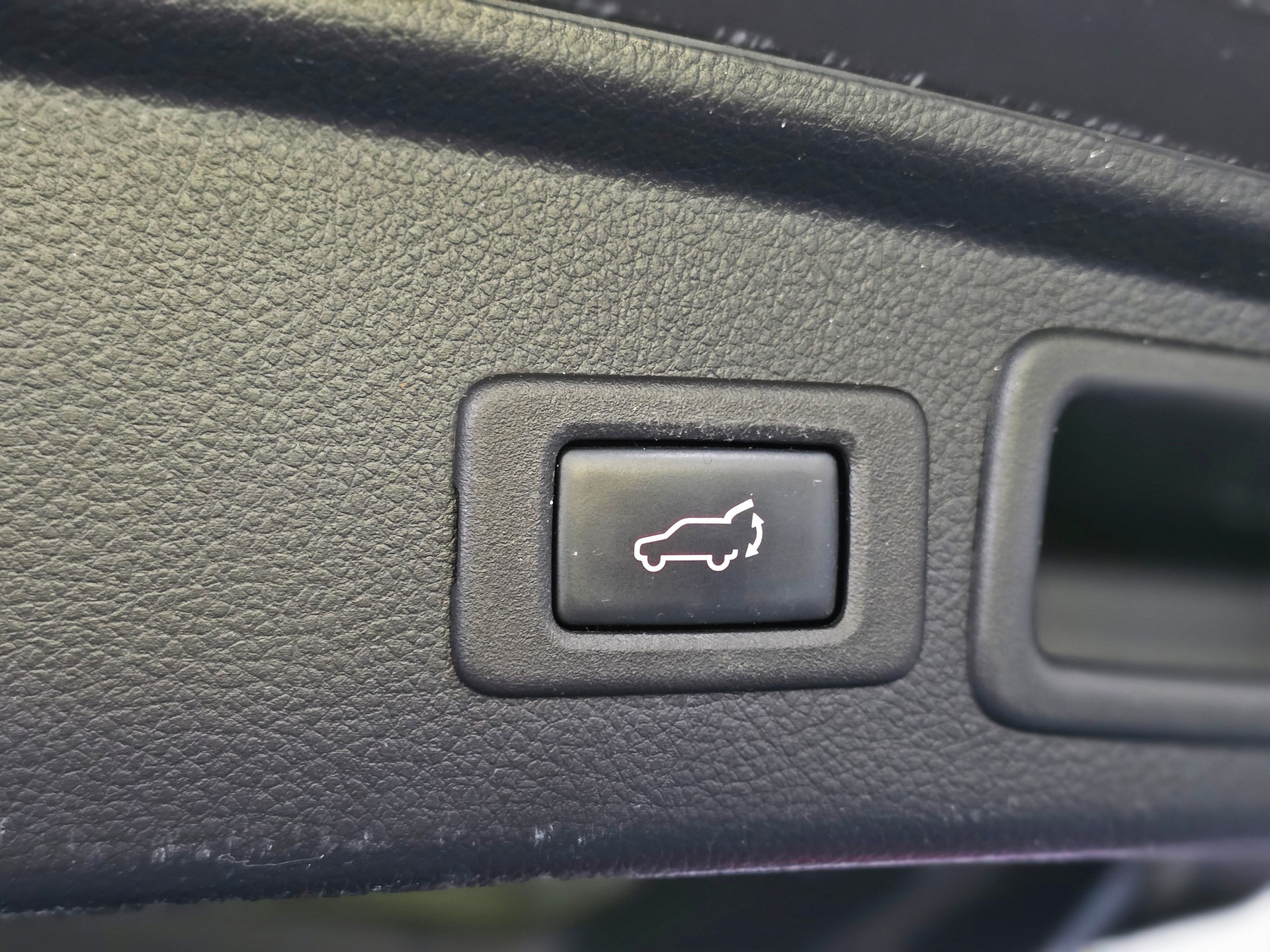 SUBARU Forester 2.0iS Executive Lineartronic AWD-image-19