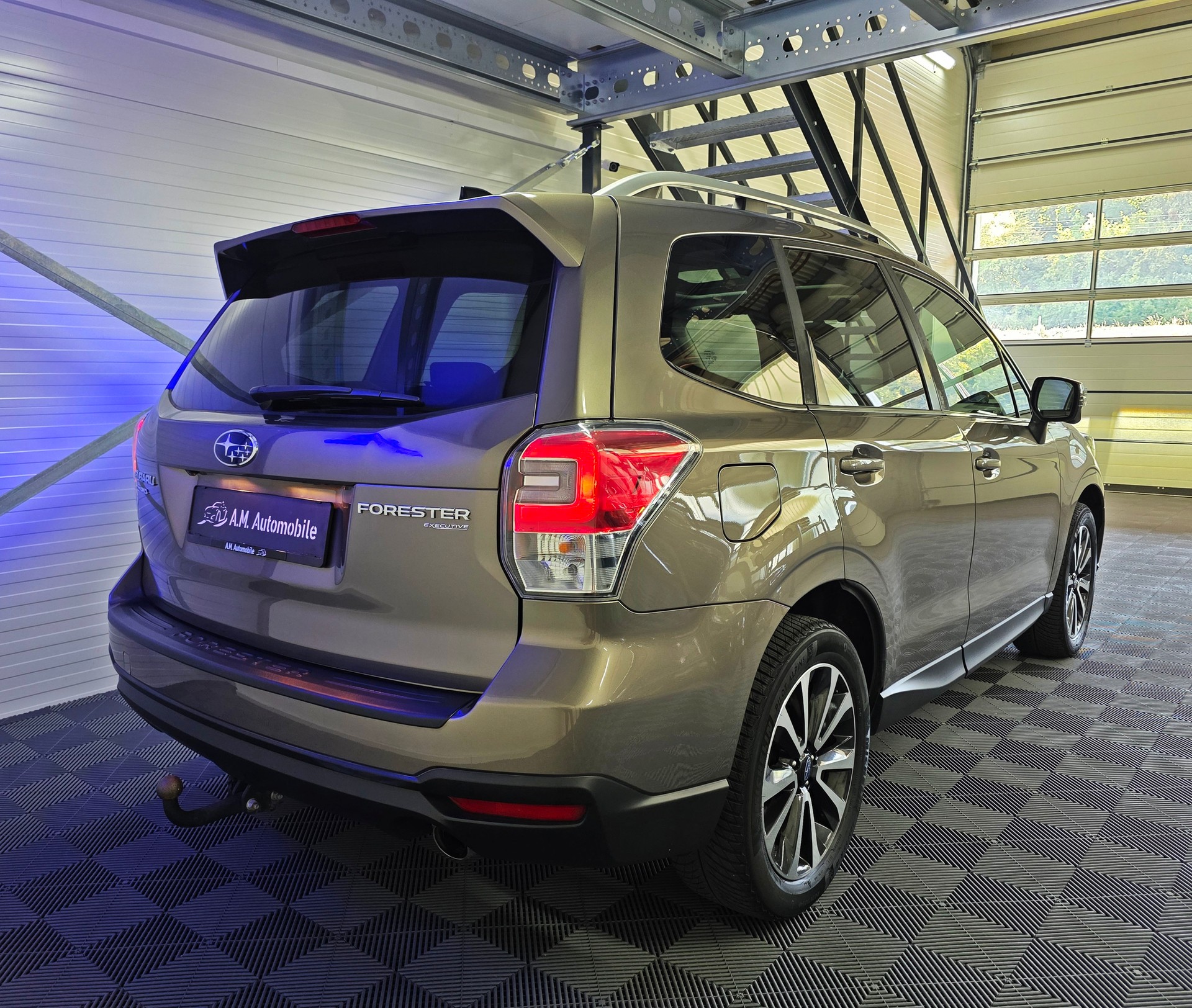SUBARU Forester 2.0iS Executive Lineartronic AWD-image-4