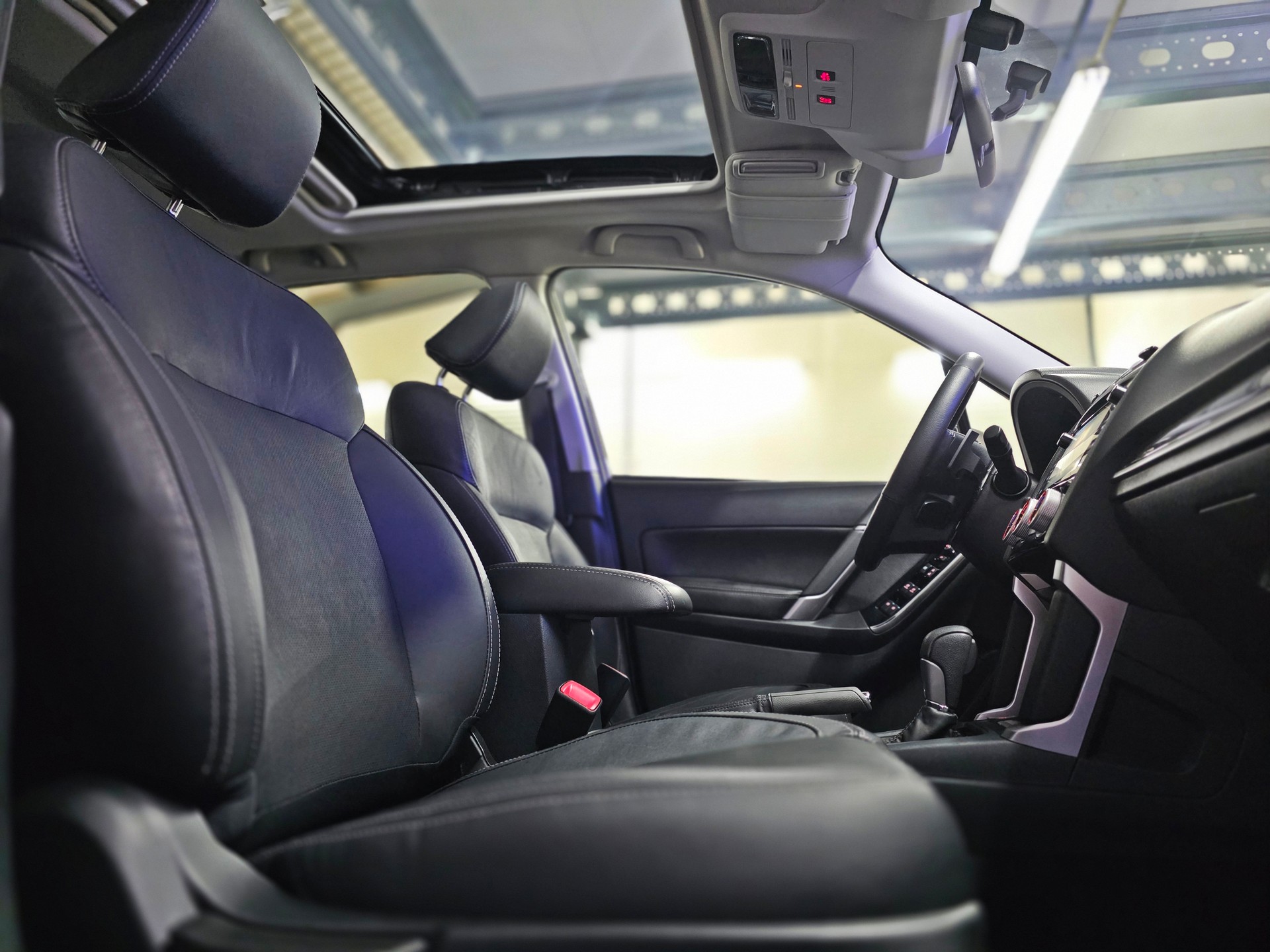 SUBARU Forester 2.0iS Executive Lineartronic AWD-image-17