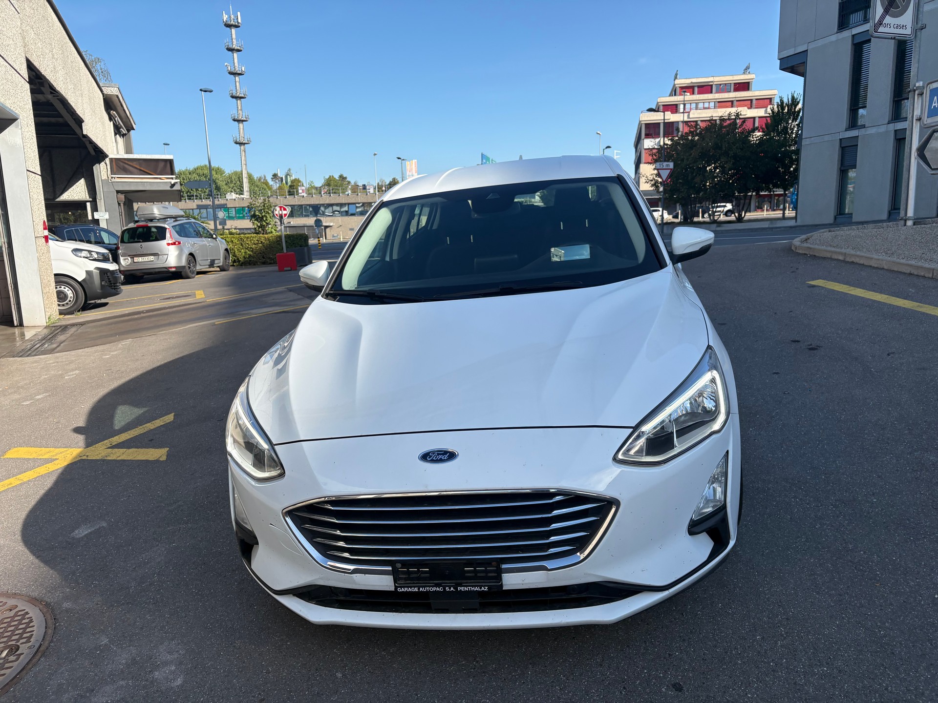 FORD Focus 1.5 TDCi Trend Automatic-image-1