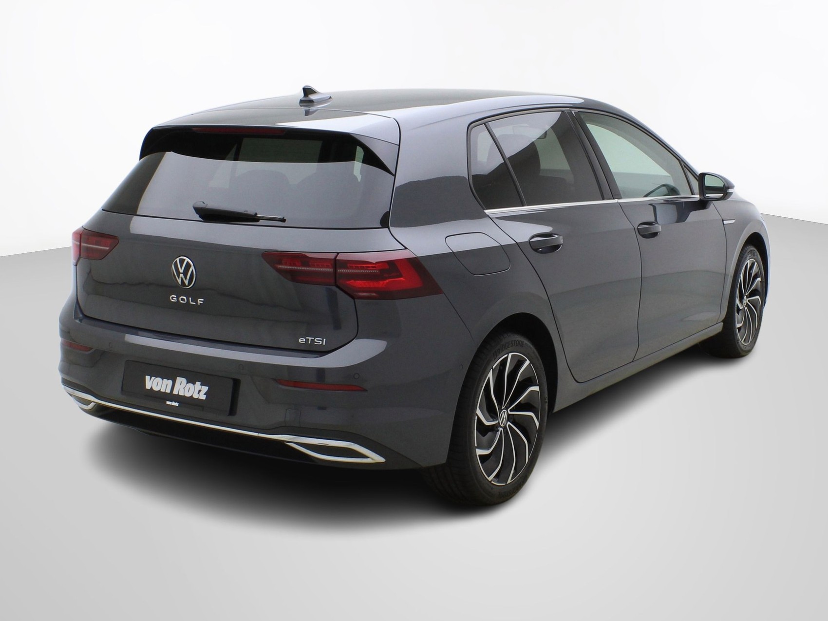VW Golf 8 1.5 eTSI DSG Style-image-4