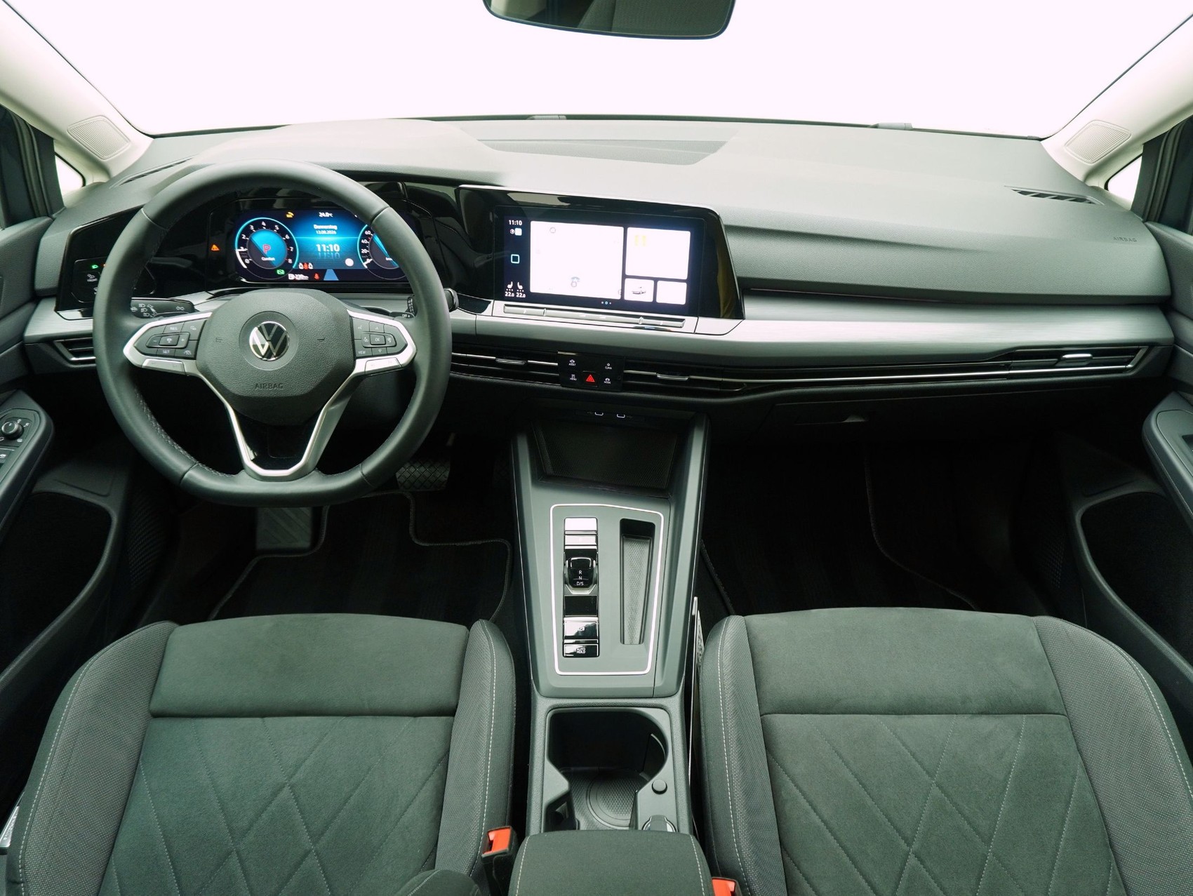 VW Golf 8 1.5 eTSI DSG Style-image-13