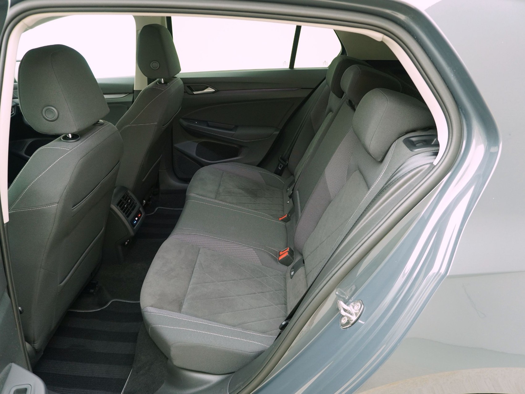 VW Golf 8 1.5 eTSI DSG Style-image-10