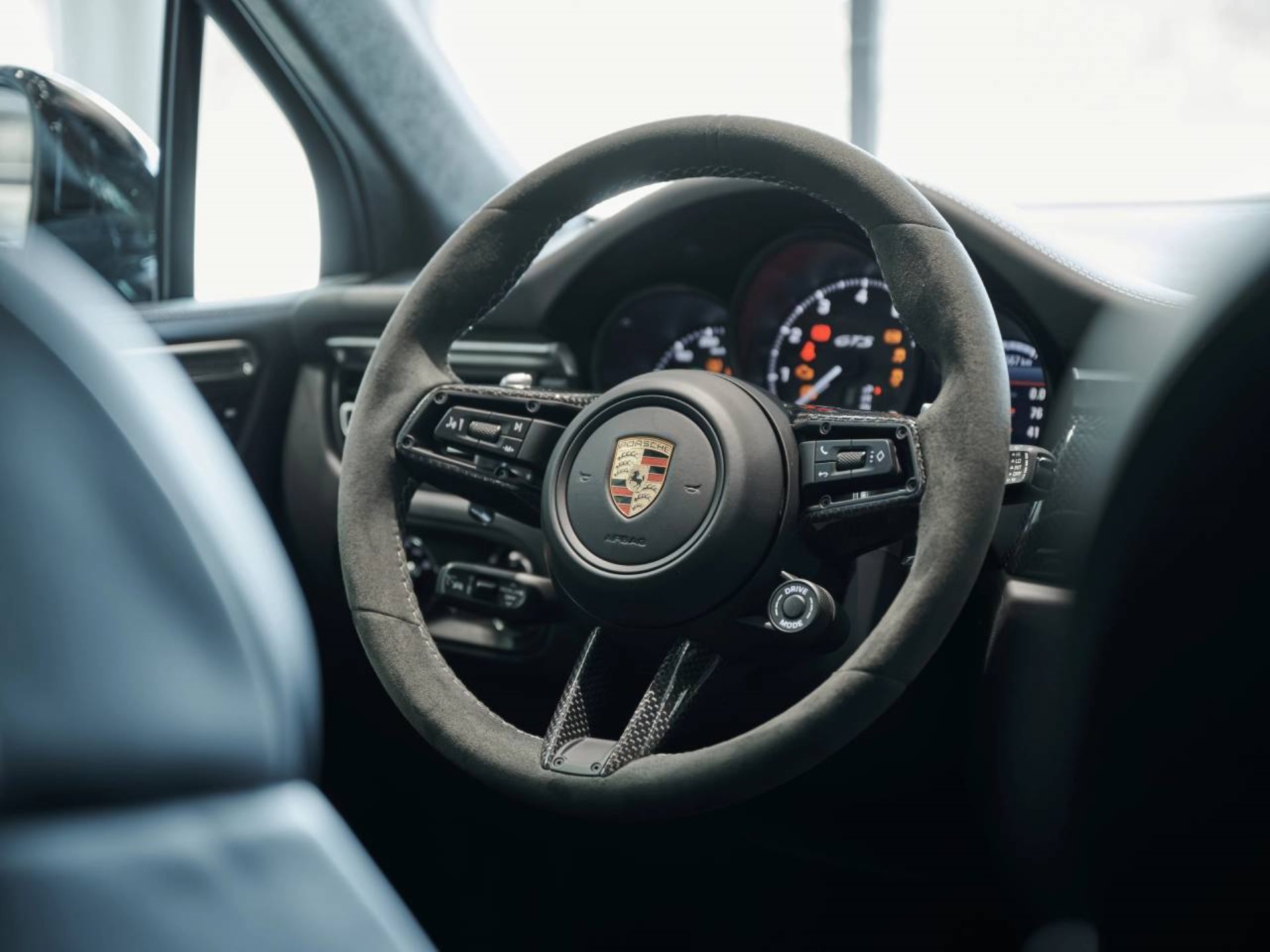 PORSCHE Macan GTS-image-14
