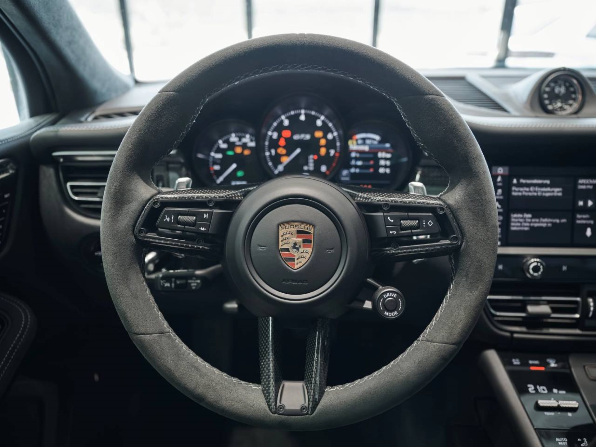 PORSCHE Macan GTS-image-12