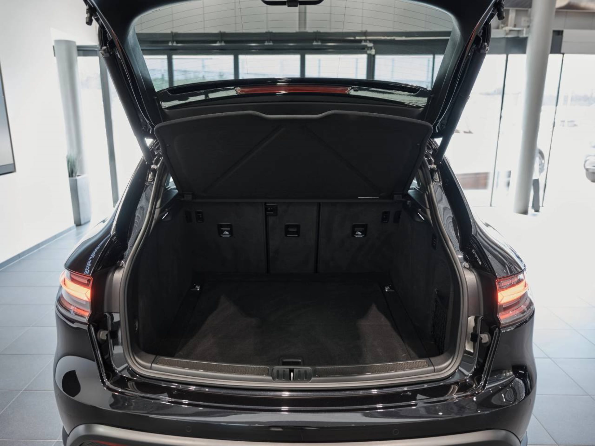 PORSCHE Macan GTS-image-6
