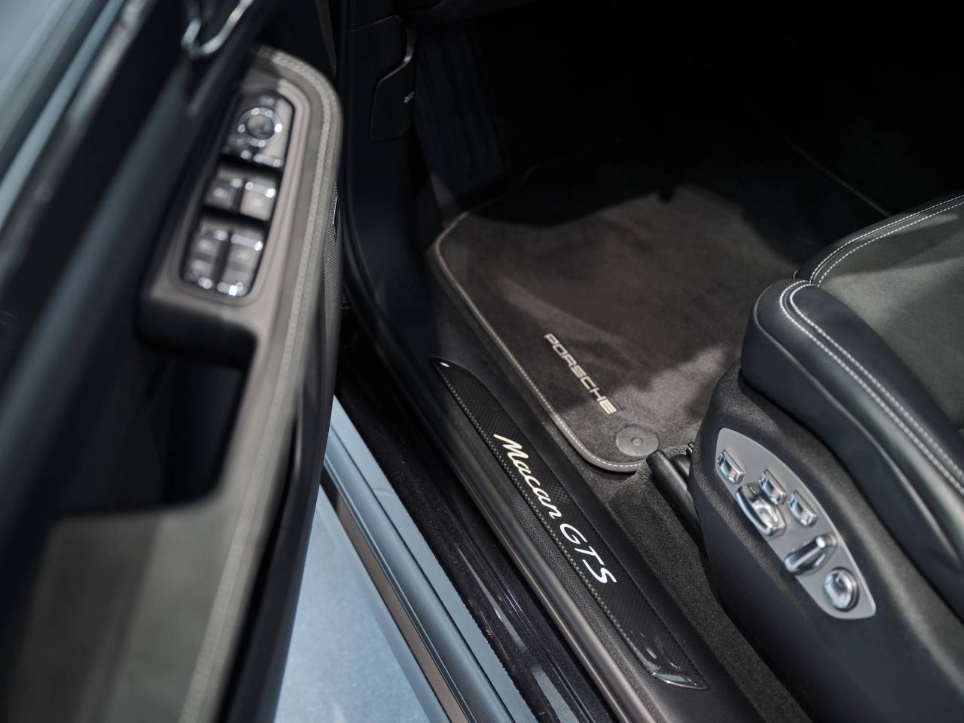 PORSCHE Macan GTS-image-20