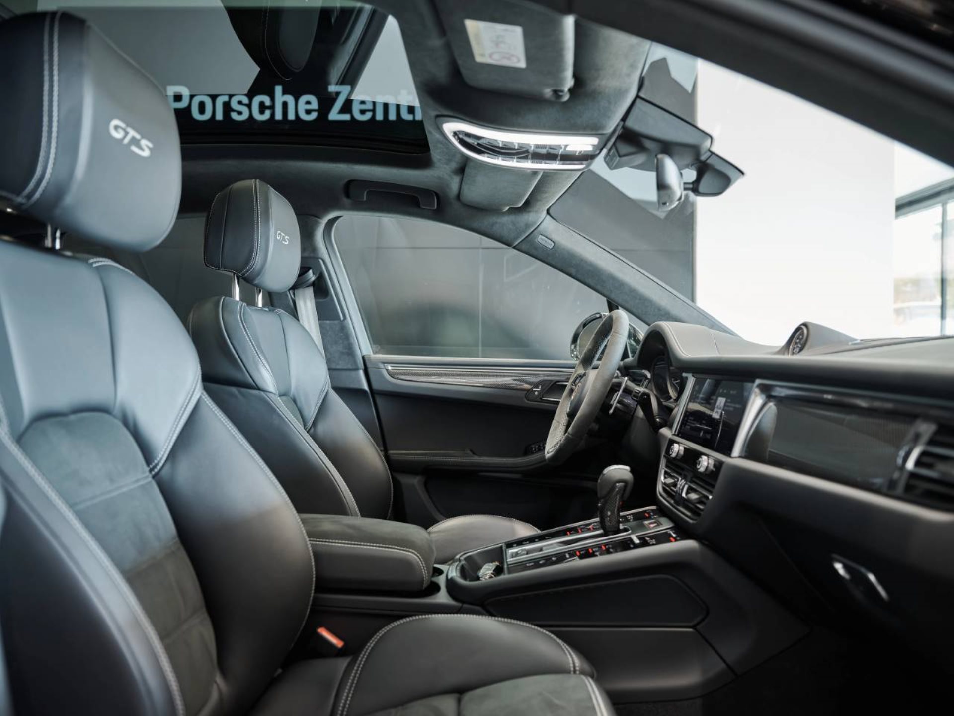 PORSCHE Macan GTS-image-17