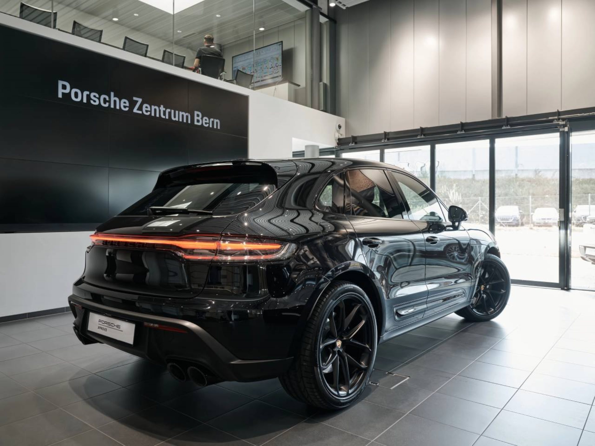 PORSCHE Macan GTS-showroom-element-2