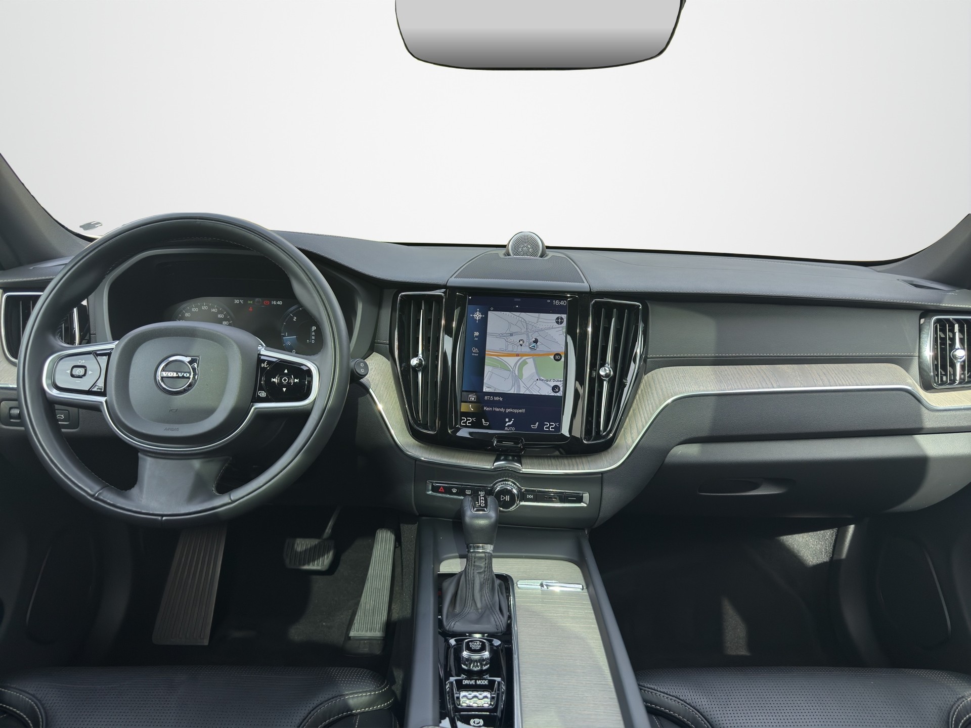 VOLVO XC60 2.0 D5 Inscription AWD-image-9