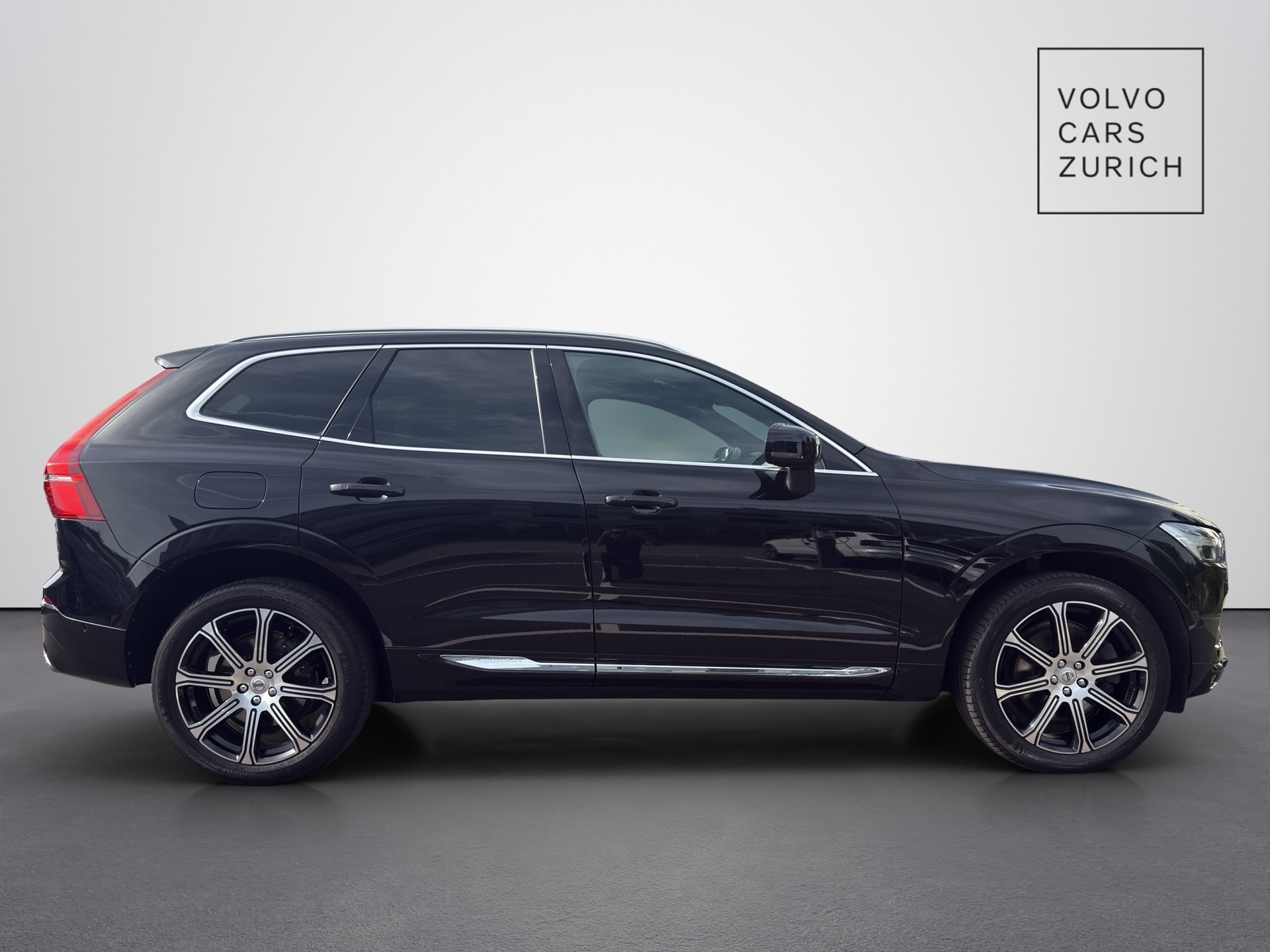VOLVO XC60 2.0 D5 Inscription AWD-showroom-element-3