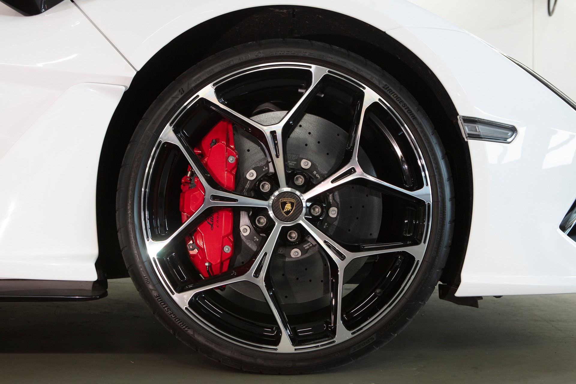 LAMBORGHINI Revuelto HPEV-image-8
