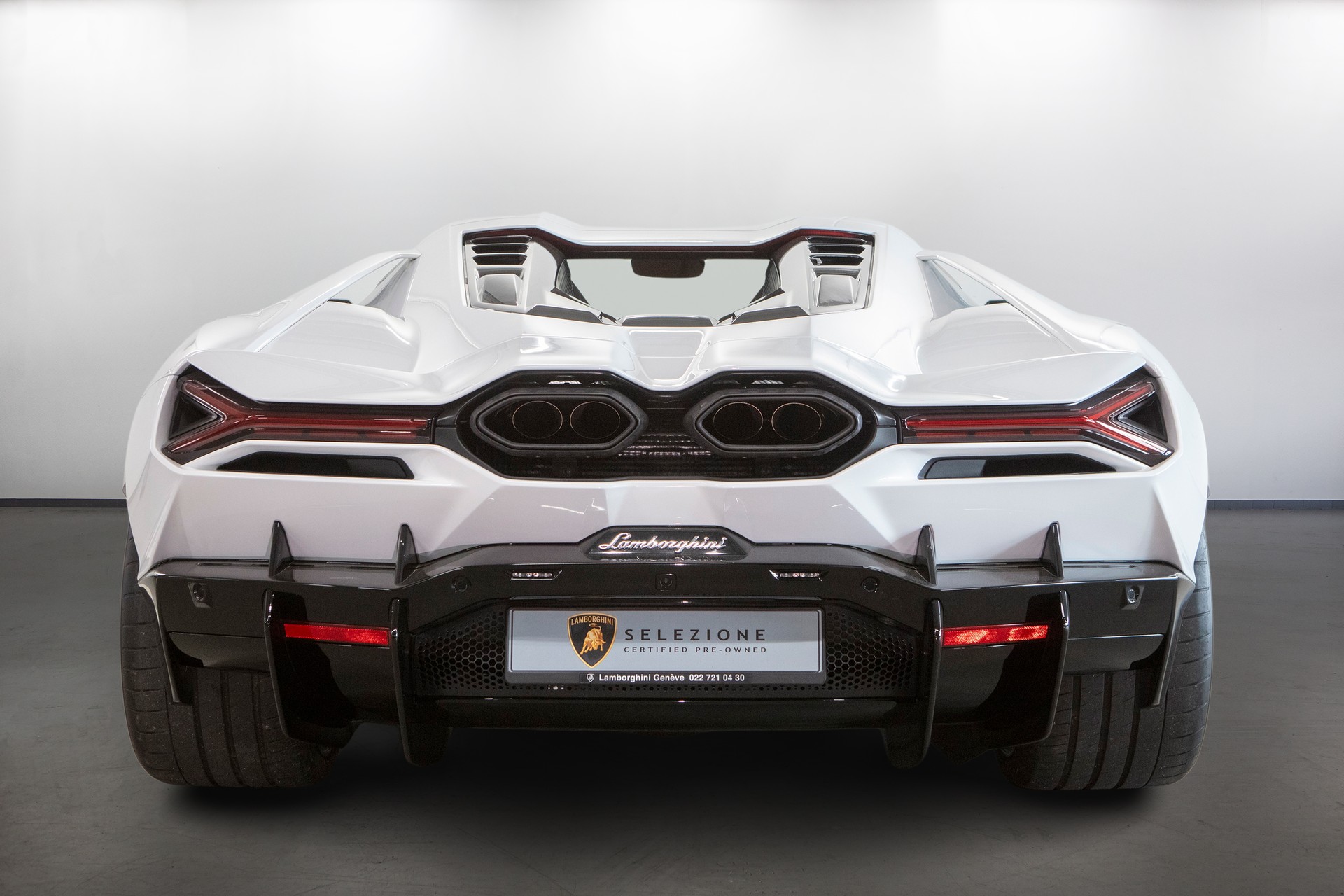 LAMBORGHINI Revuelto HPEV-showroom-element-3
