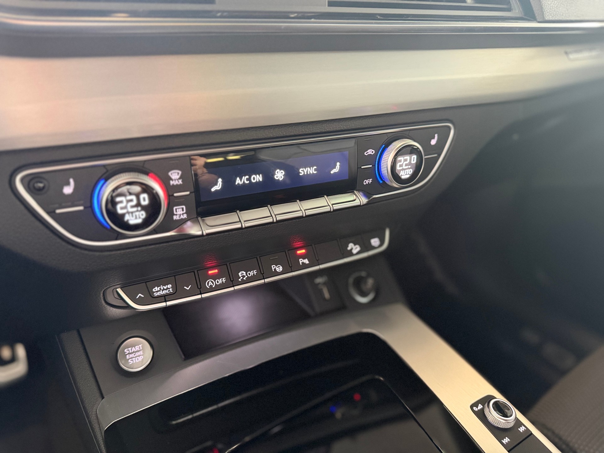AUDI Q5 40 TDI S-line SPORT quattro S-tronic * 204 PS * 4X4 *-image-19