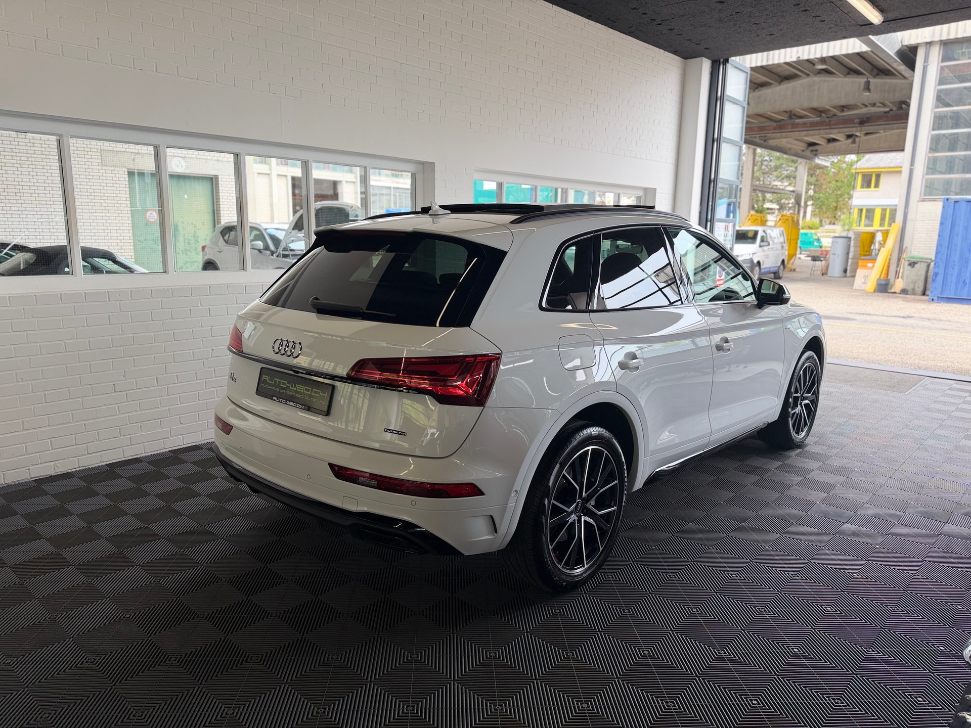 AUDI Q5 40 TDI S-line SPORT quattro S-tronic * 204 PS * 4X4 *-image-2