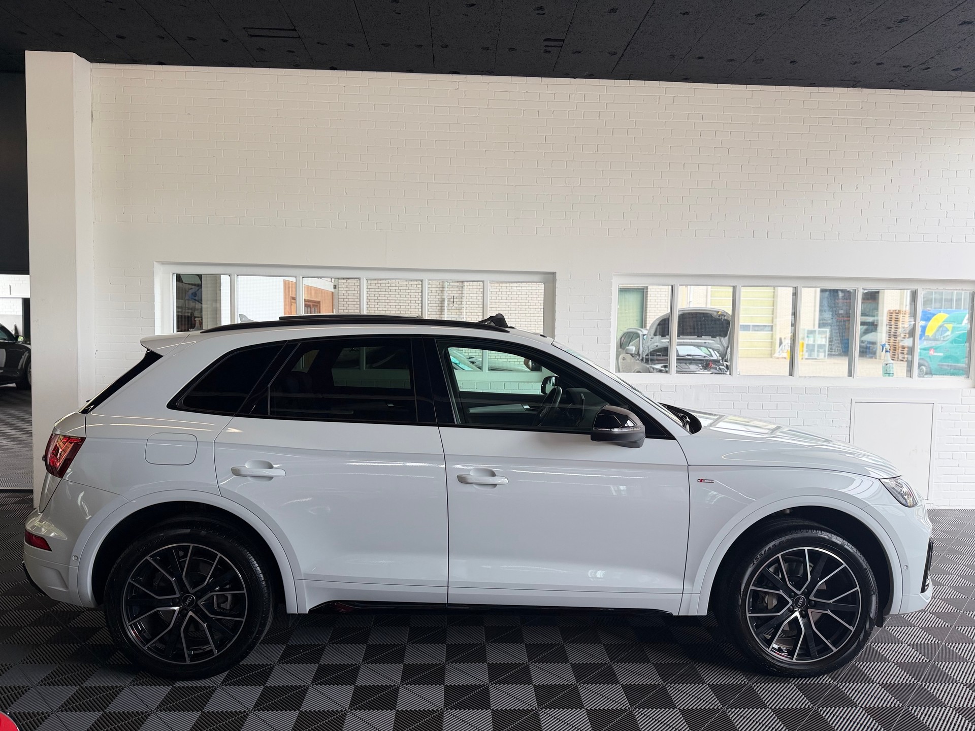 AUDI Q5 40 TDI S-line SPORT quattro S-tronic * 204 PS * 4X4 *-image-1