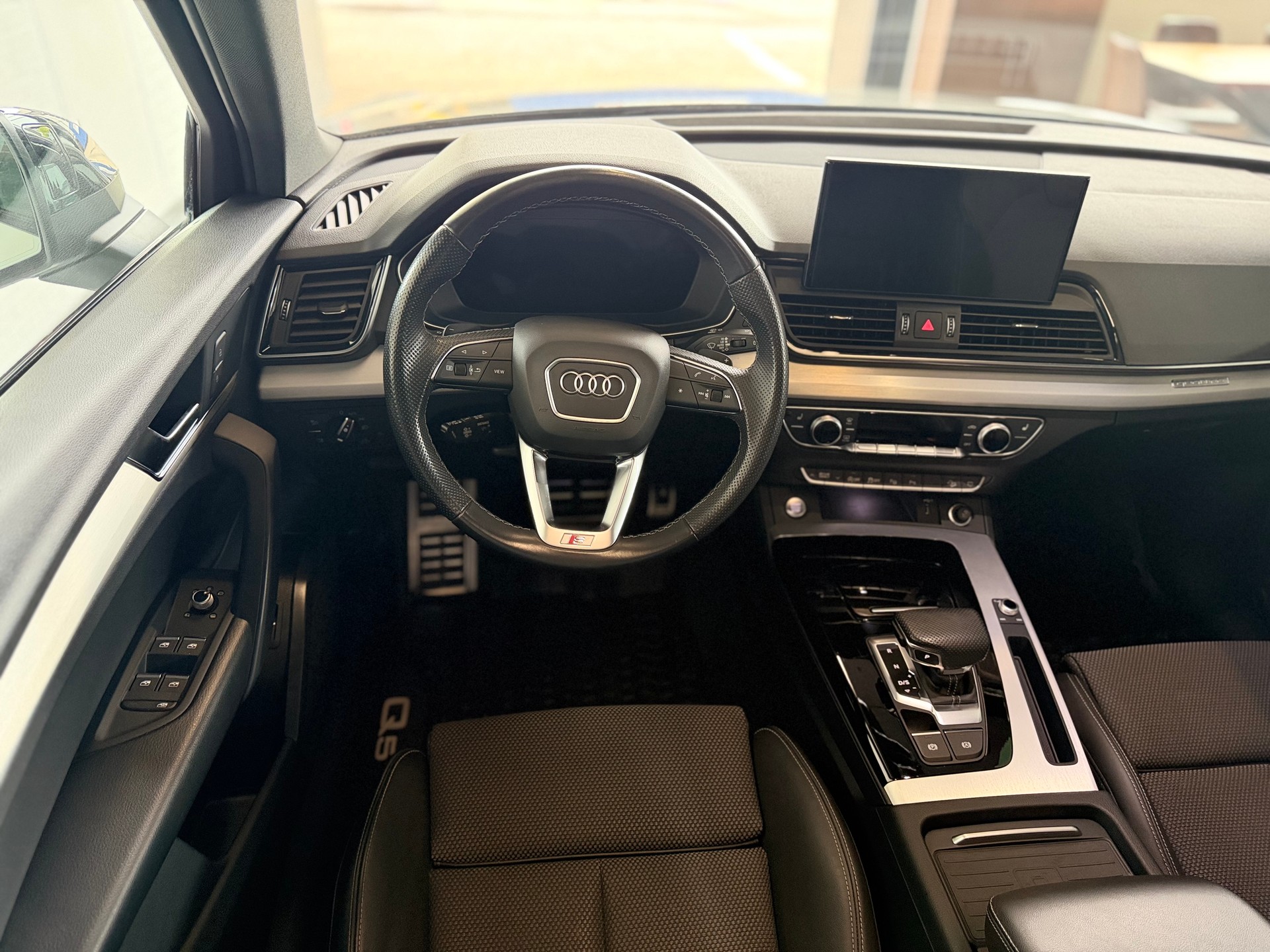 AUDI Q5 40 TDI S-line SPORT quattro S-tronic * 204 PS * 4X4 *-image-15