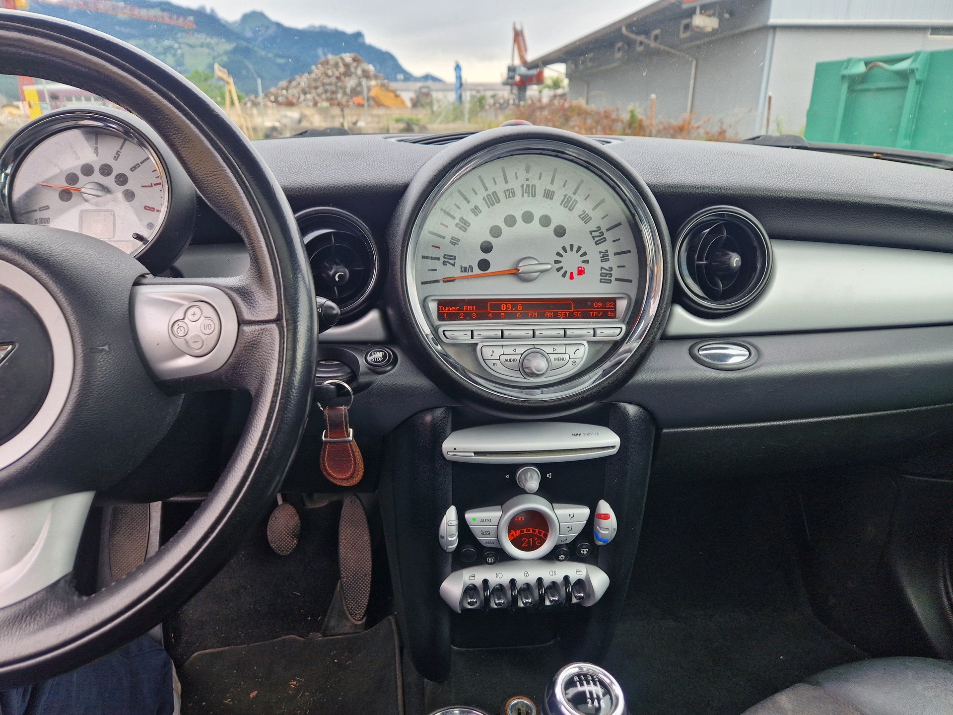 MINI Cooper-image-8