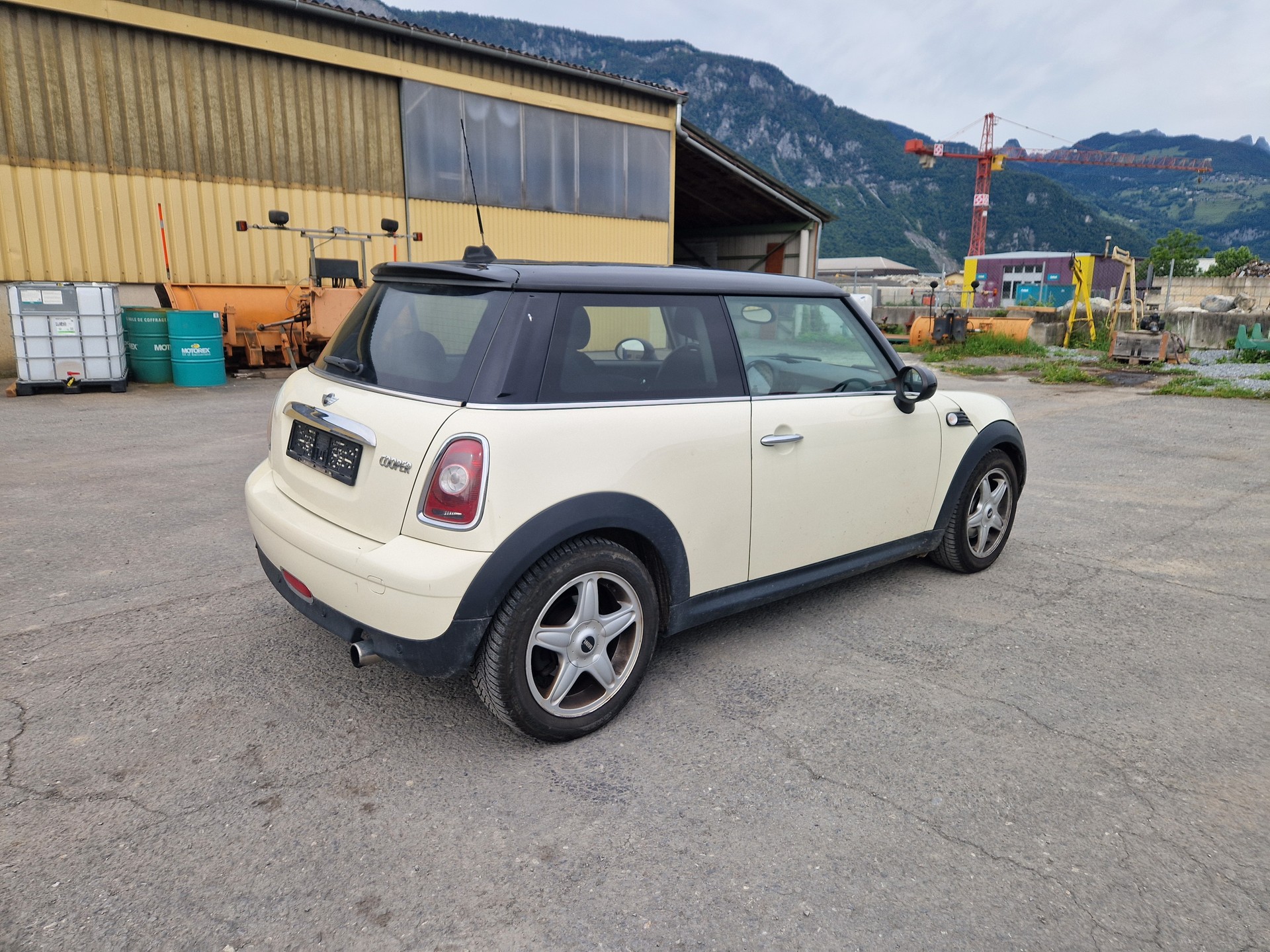 MINI Cooper-image-3