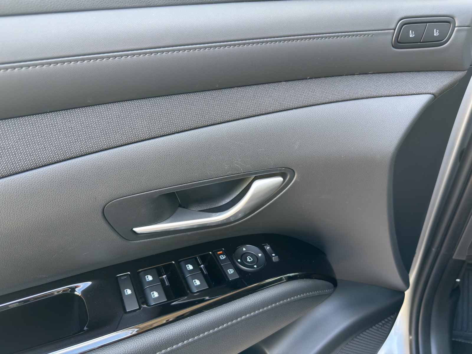 HYUNDAI Tucson 1.6 T-GDi HEV Vertex Sunroof Swiss Edition 4WD-image-13