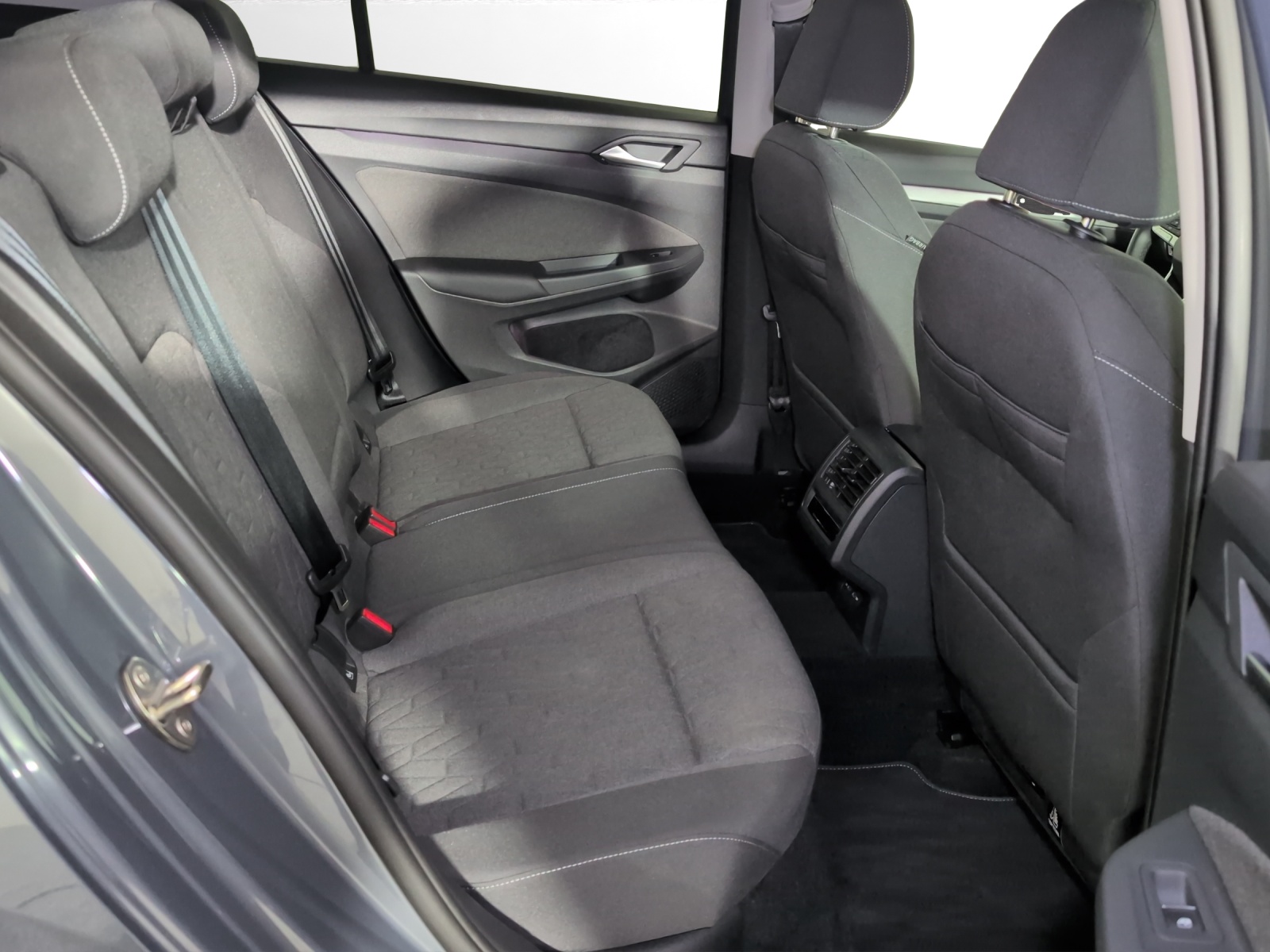 VW Golf 1.5 e TSI mHEV Life DSG-image-8