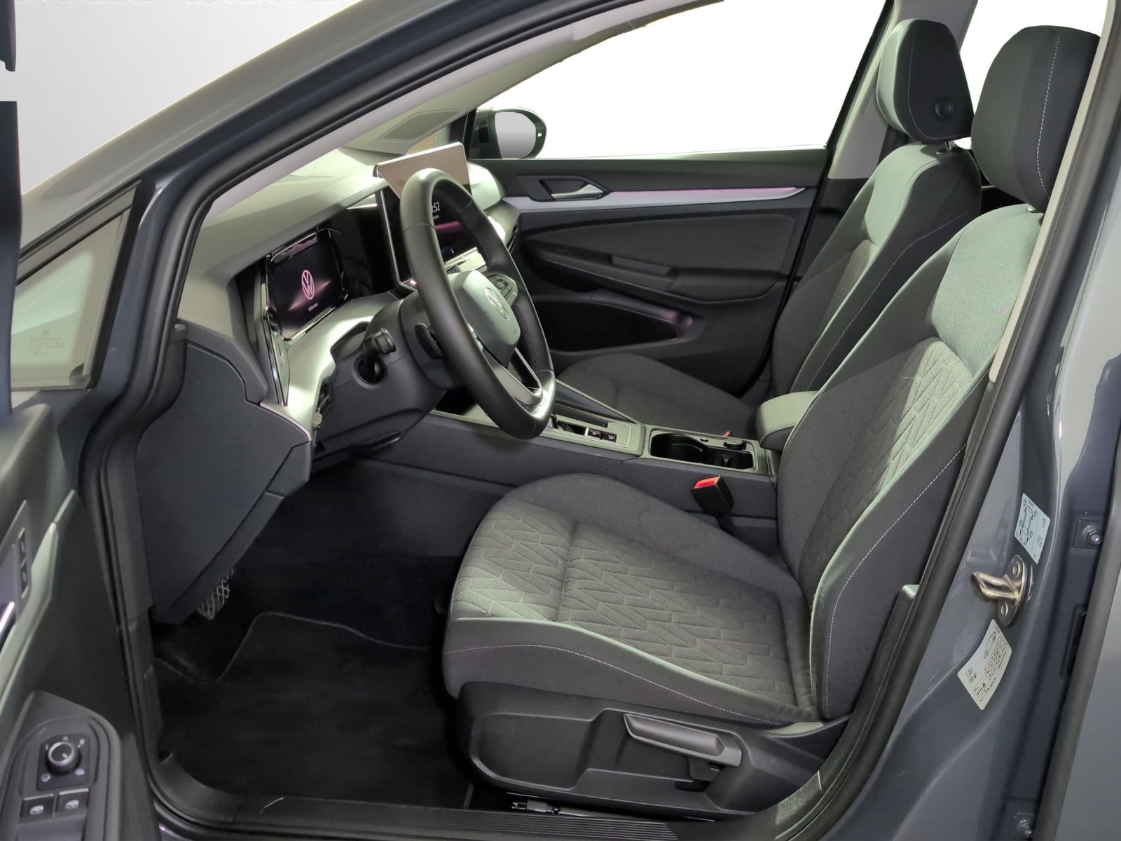 VW Golf 1.5 e TSI mHEV Life DSG-image-5