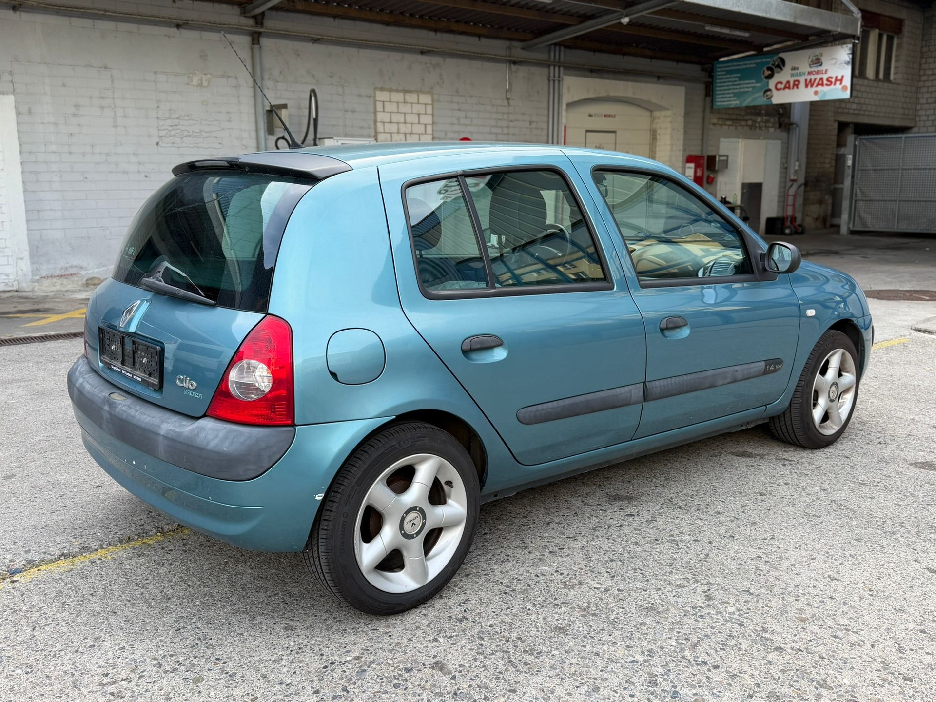 RENAULT Clio 1.4 16V Privilège-image-3