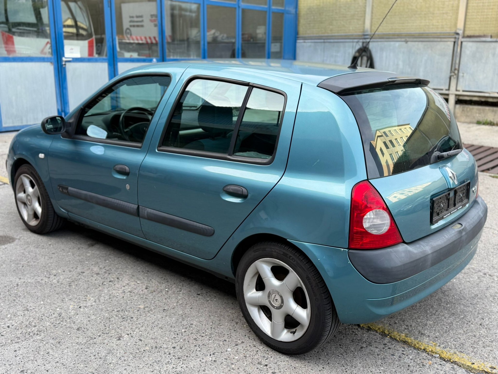RENAULT Clio 1.4 16V Privilège-image-2