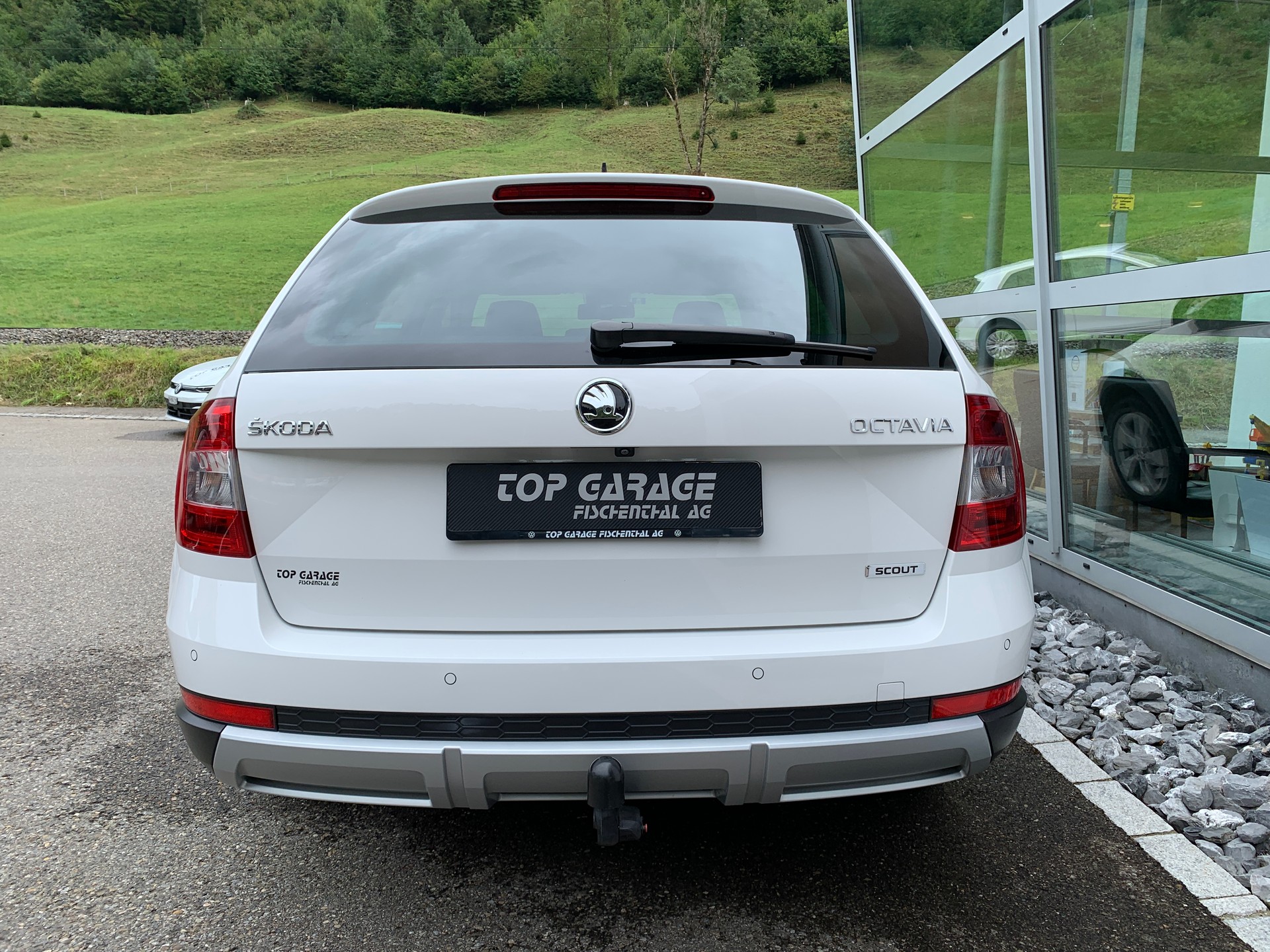 SKODA Octavia Combi 2.0 TDI Scout 4x4 DSG-image-5