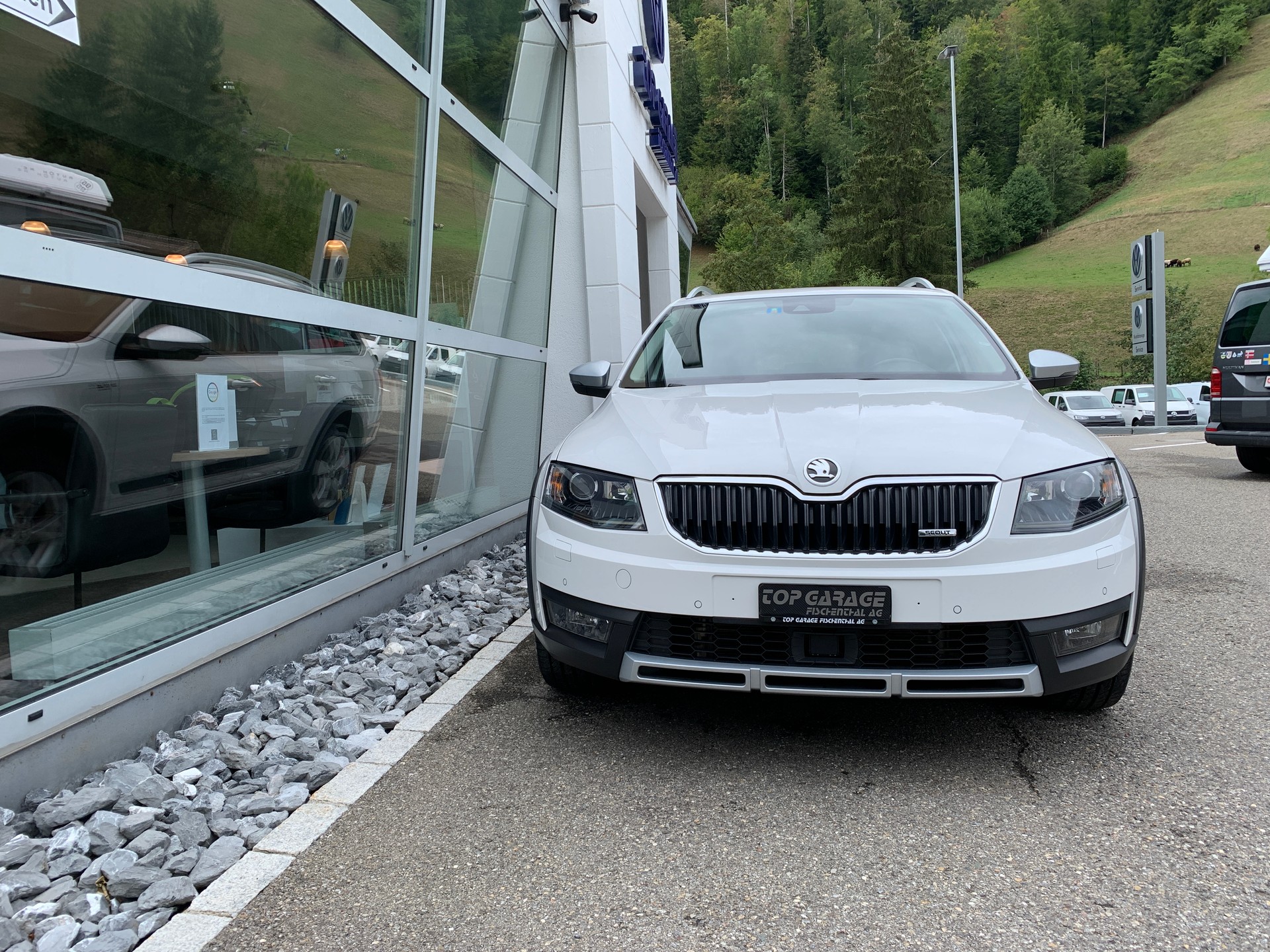SKODA Octavia Combi 2.0 TDI Scout 4x4 DSG-image-1