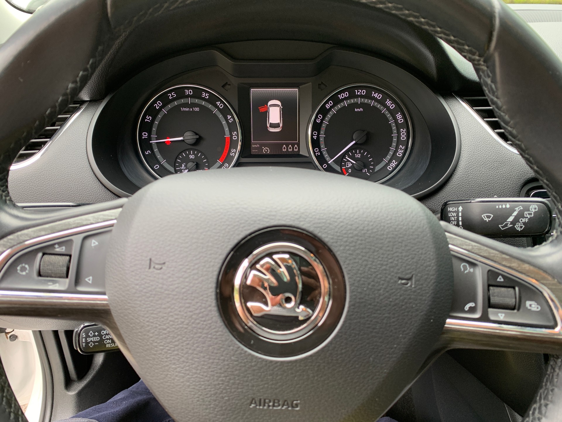 SKODA Octavia Combi 2.0 TDI Scout 4x4 DSG-image-13