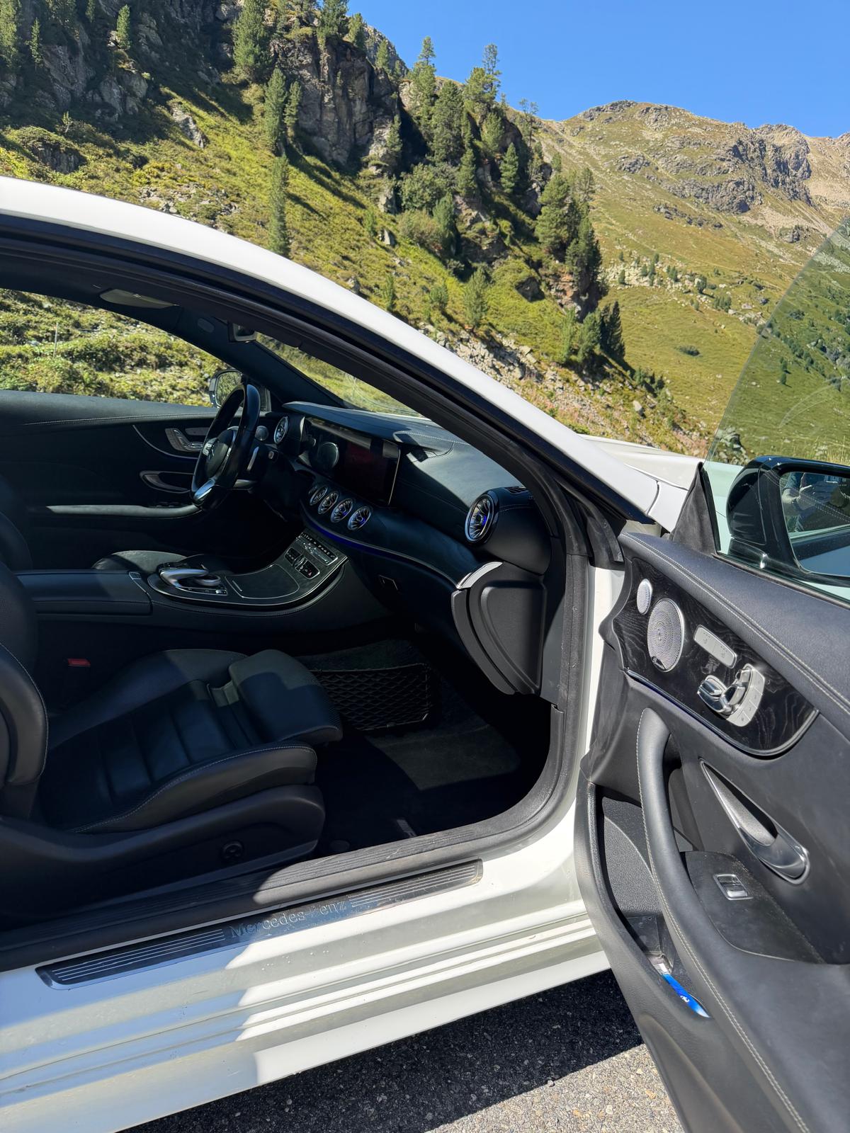 MERCEDES-BENZ E 200 AMG Line 4matic 9G-Tronic Ch-Fahrzeug/Frische MFK/Panoramadach/Sitzluftung/Head Up/Burmester uvm.-image-14