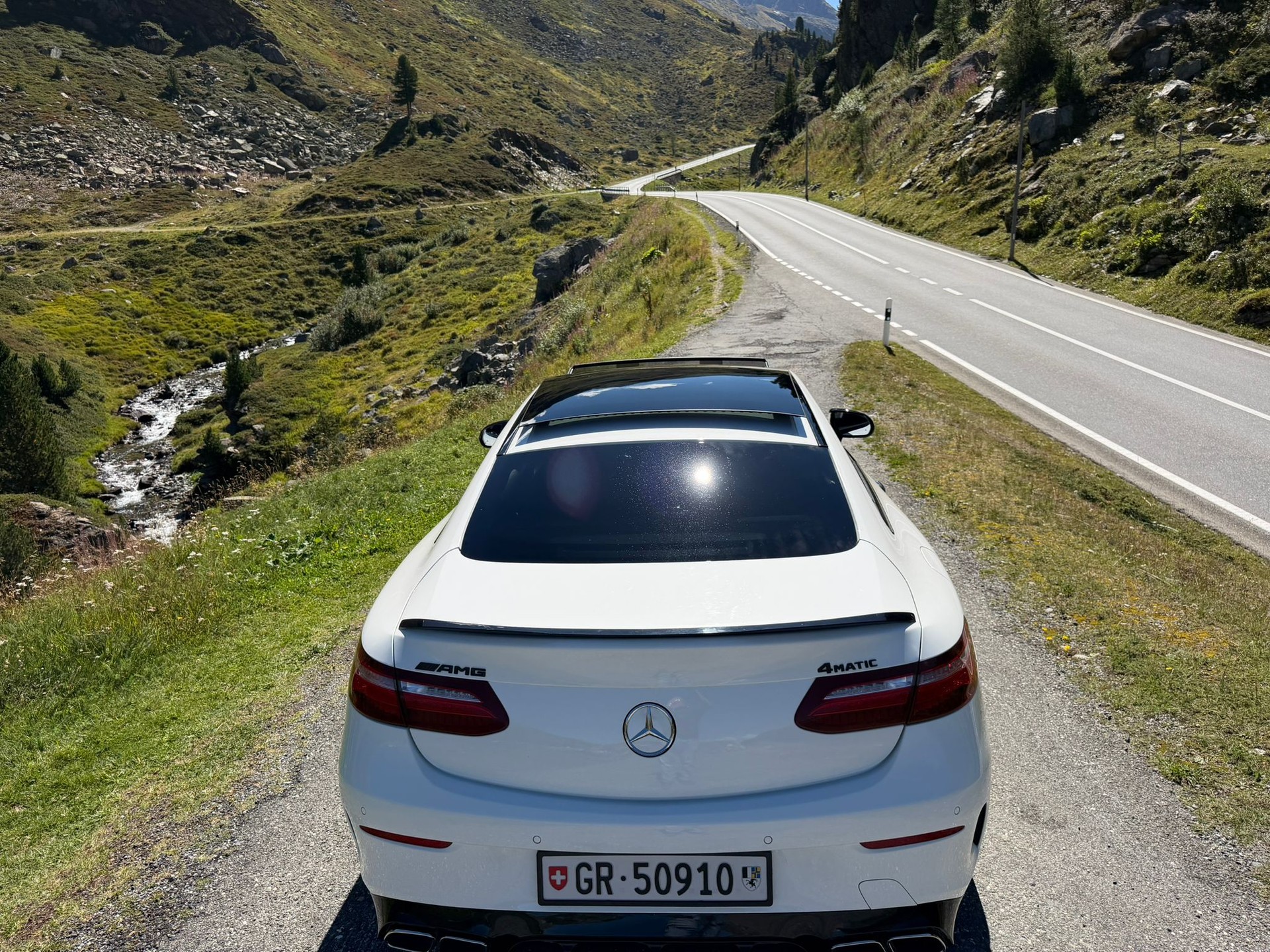 MERCEDES-BENZ E 200 AMG Line 4matic 9G-Tronic Ch-Fahrzeug/Frische MFK/Panoramadach/Sitzluftung/Head Up/Burmester uvm.-image-11