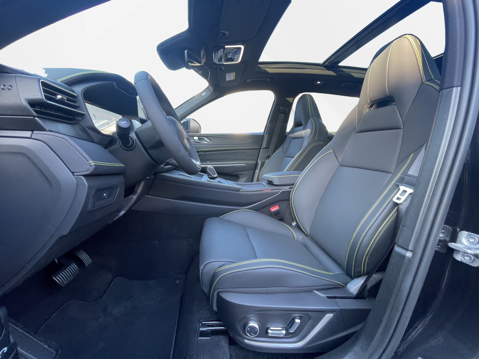 LYNK & CO 01 1.5 PHEV More-image-9