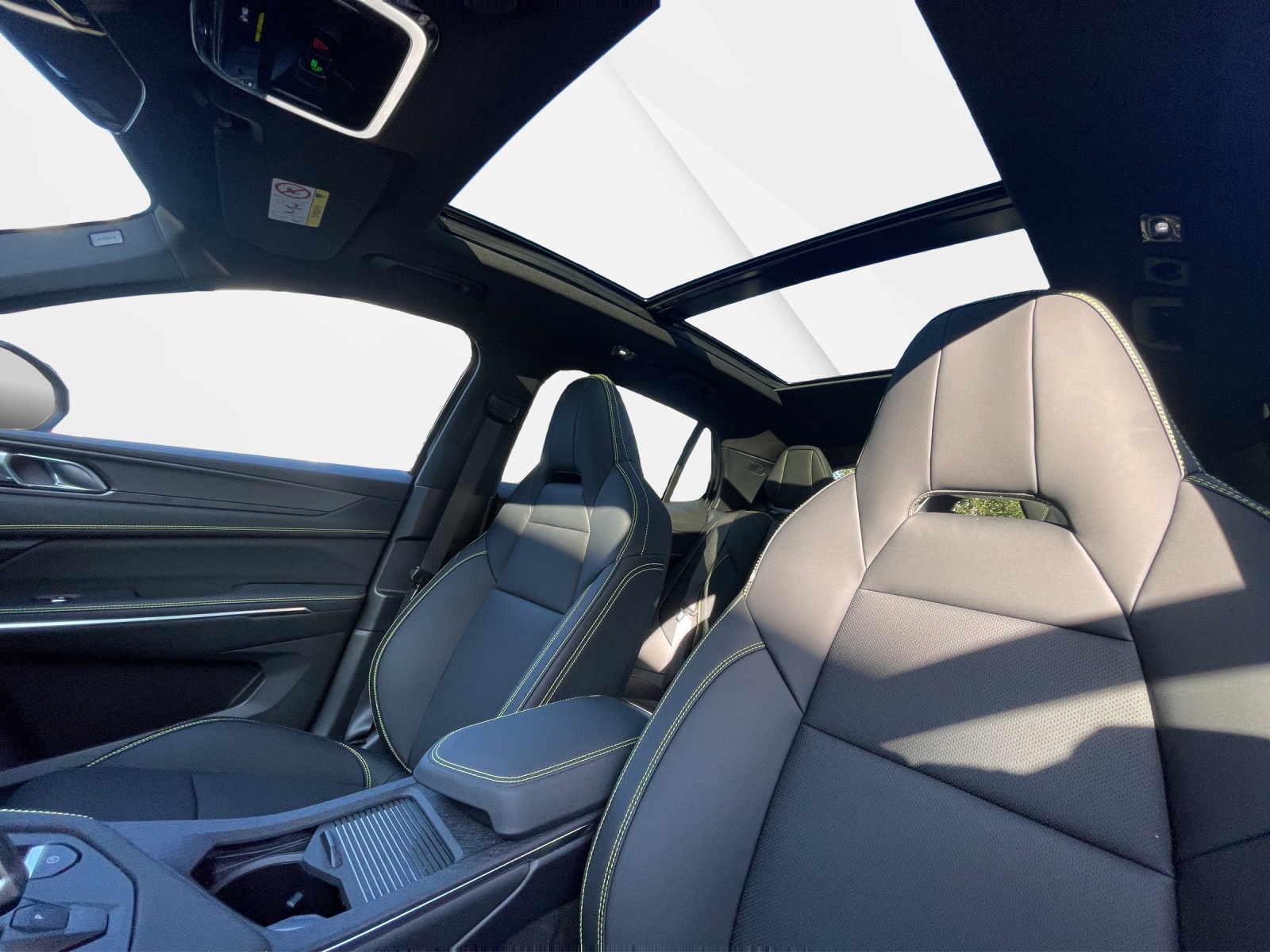 LYNK & CO 01 1.5 PHEV More-image-17