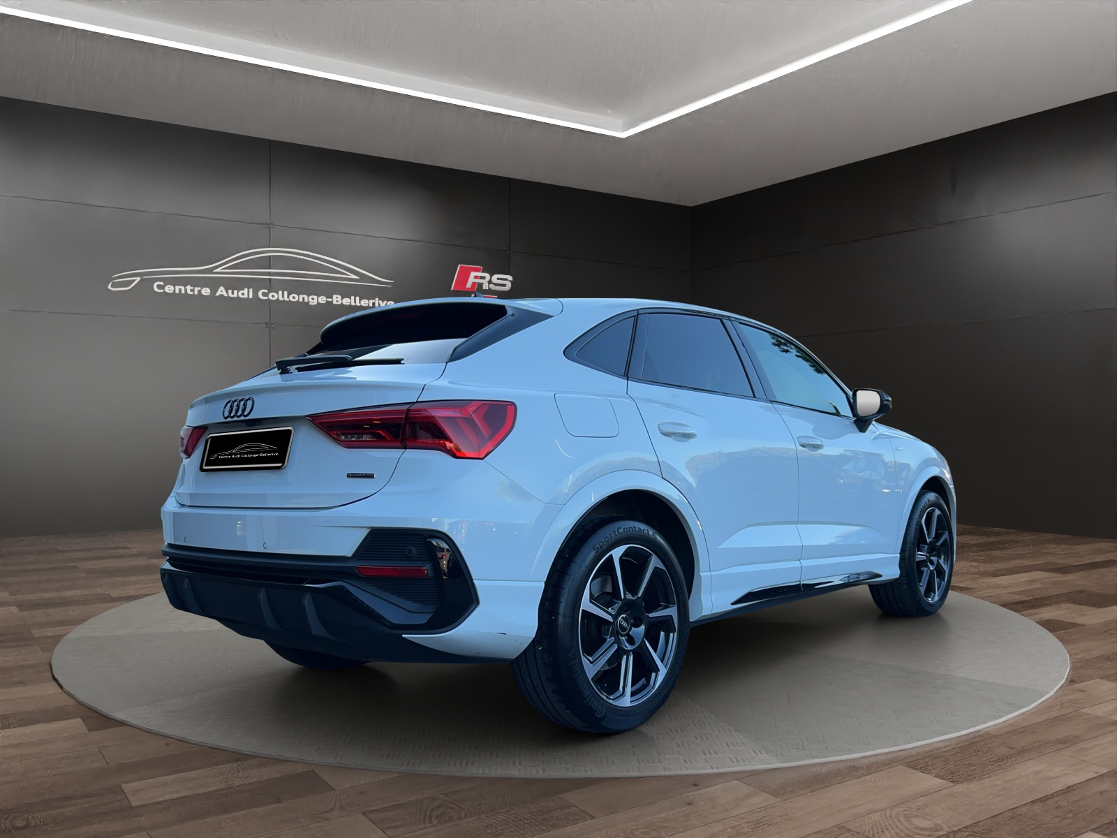 AUDI Q3 Sportback 40 TFSI S line quattro S-tronic-image-5