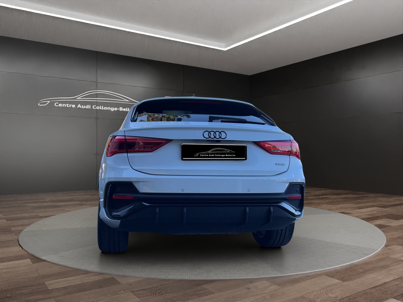 AUDI Q3 Sportback 40 TFSI S line quattro S-tronic-image-4