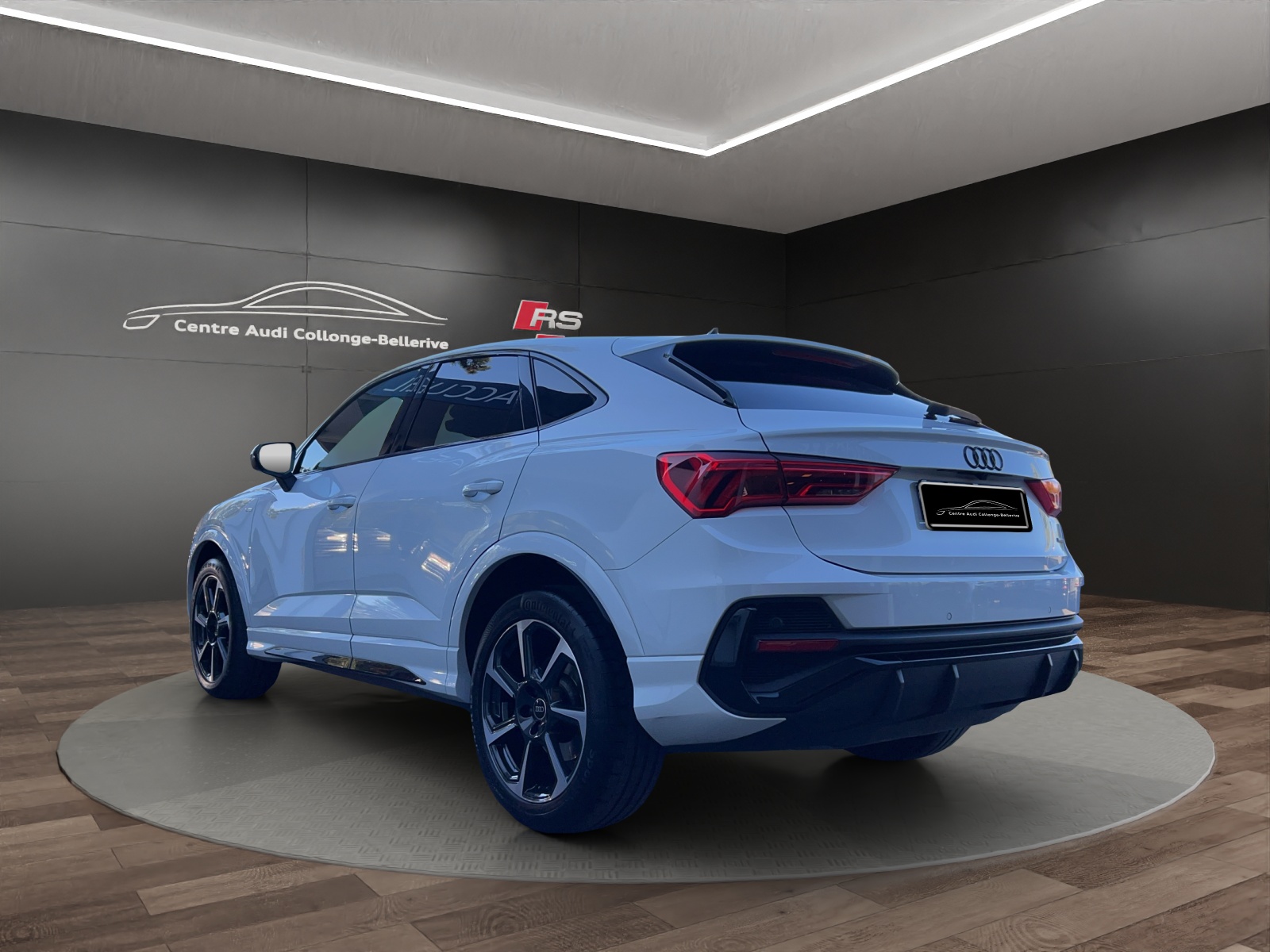 AUDI Q3 Sportback 40 TFSI S line quattro S-tronic-image-3