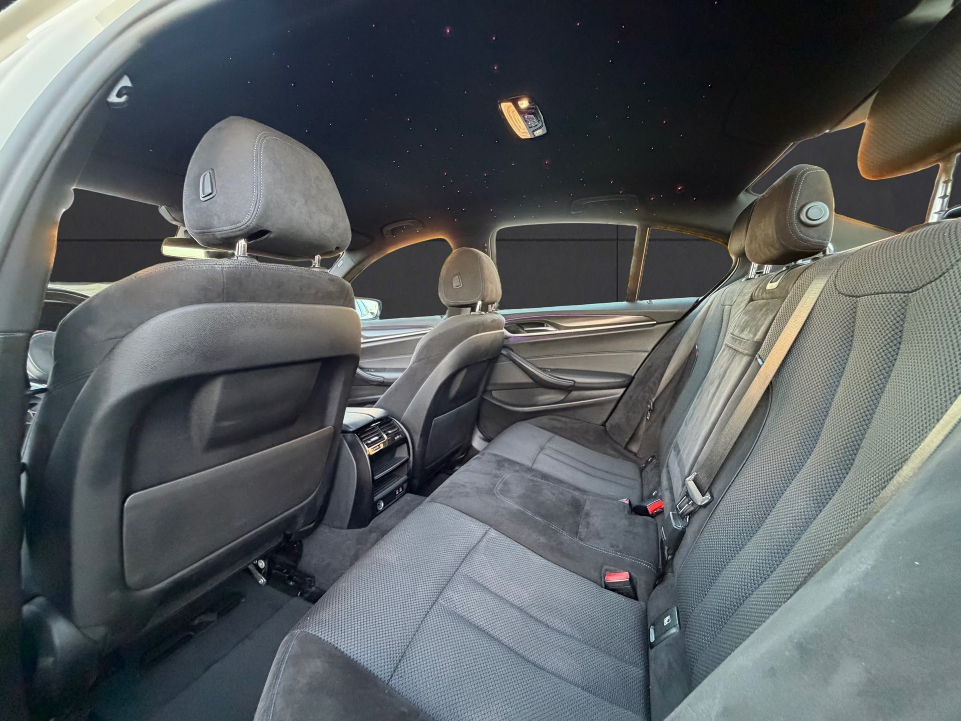 BMW 520d xDrive 48V Touring Pure M-PACK GARANTIE 2 ans Sport Edition-image-17