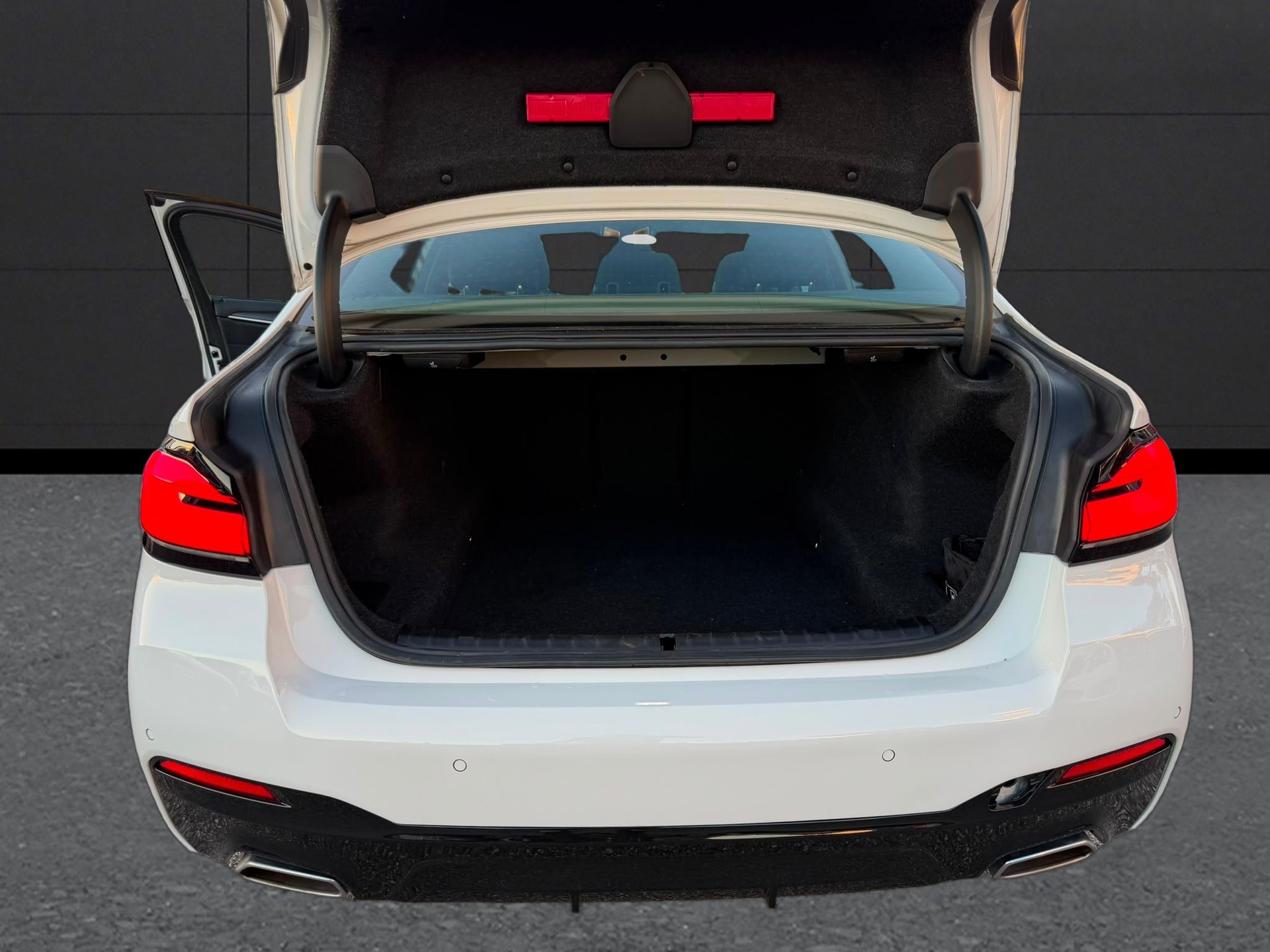 BMW 520d xDrive 48V Touring Pure M-PACK GARANTIE 2 ans Sport Edition-image-8