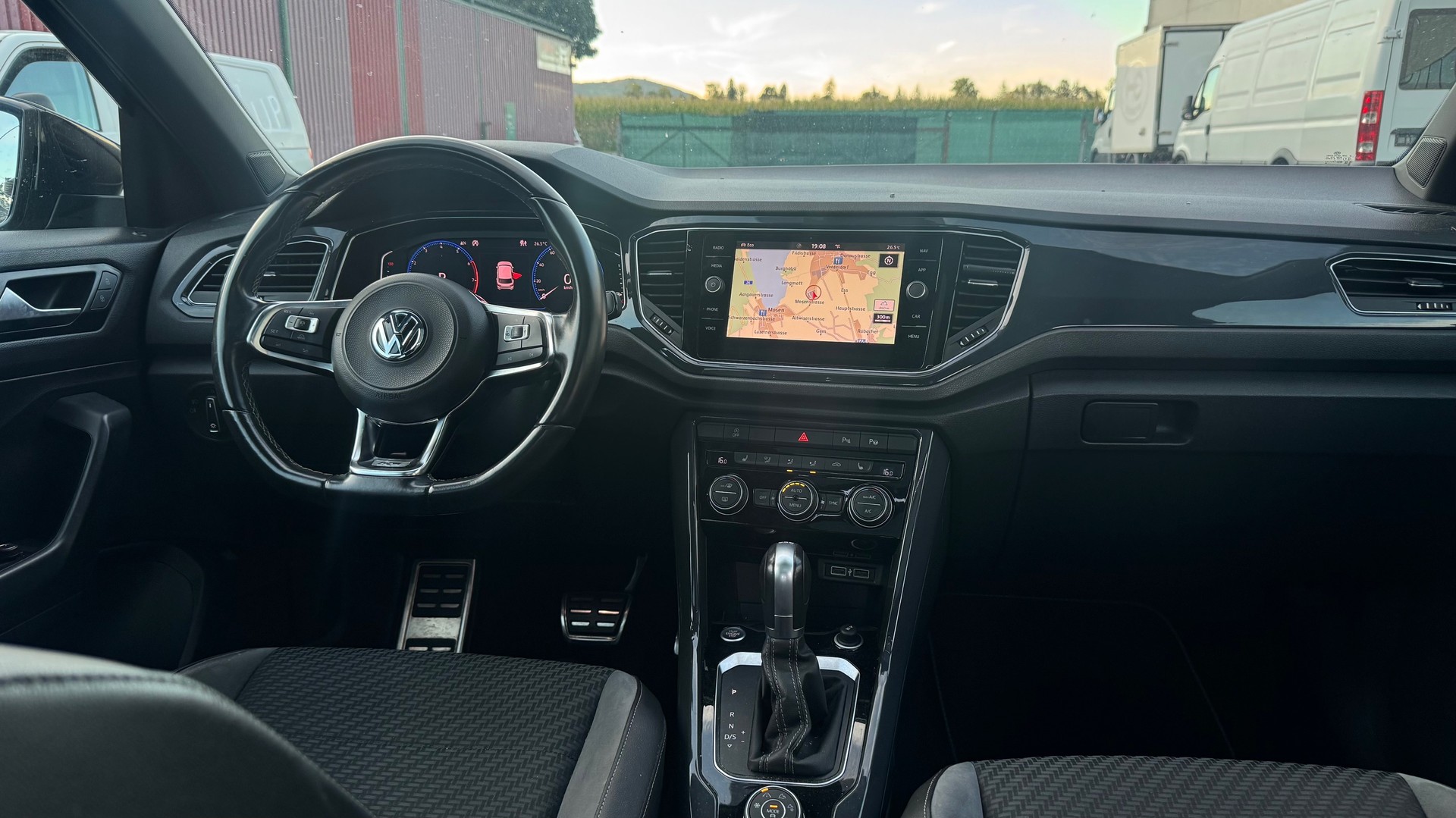 VW T-Roc 2.0 TSI Sport DSG 4Motion-image-8