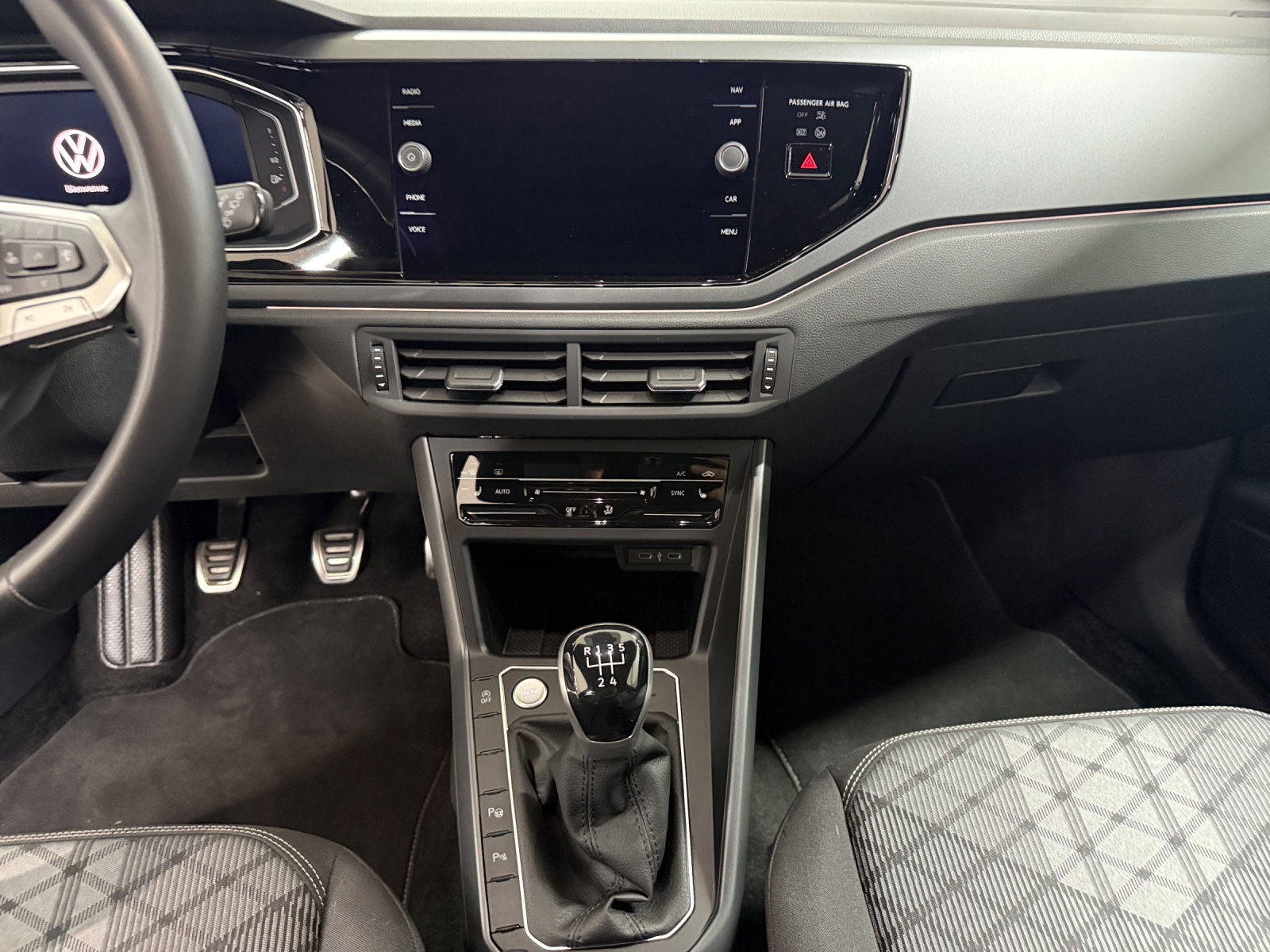 VW Polo 1.0 TSI R-Line-image-10