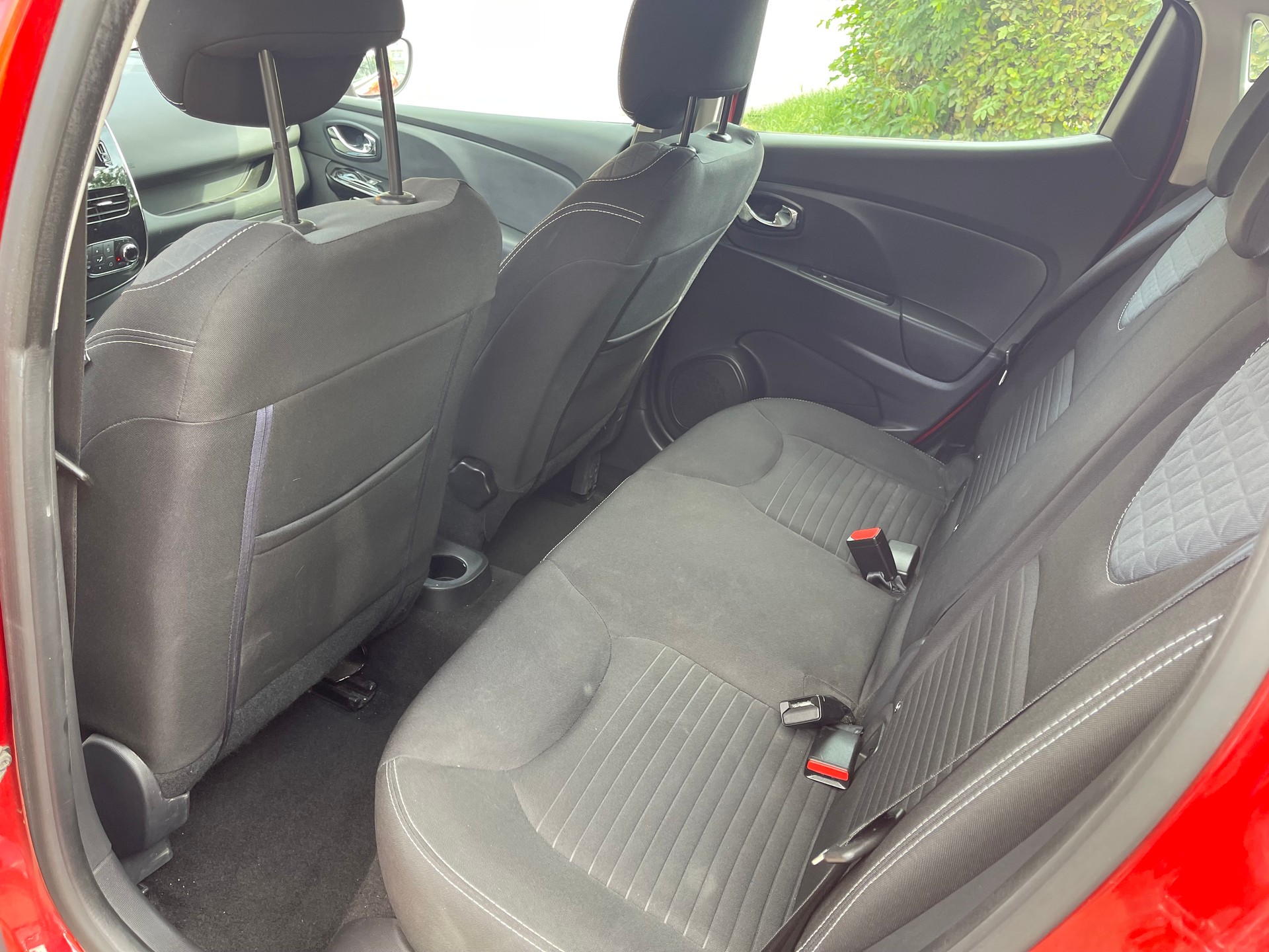 RENAULT Clio 0.9 12V Swiss Edition-image-7
