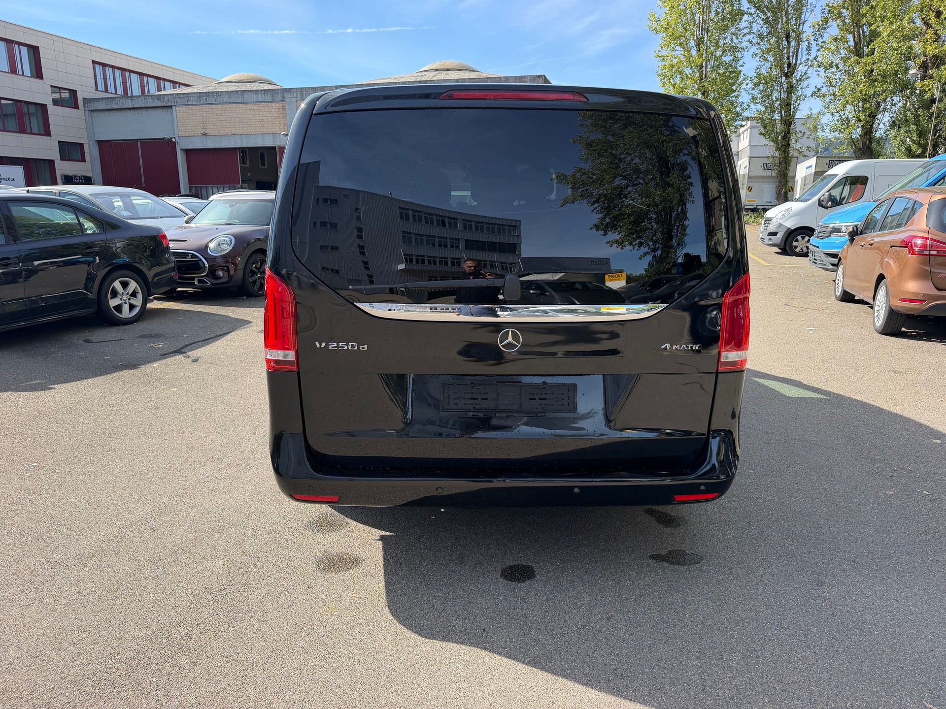 MERCEDES-BENZ V 250 d Avantgarde extralang 4M 7G-Tronic-image-6