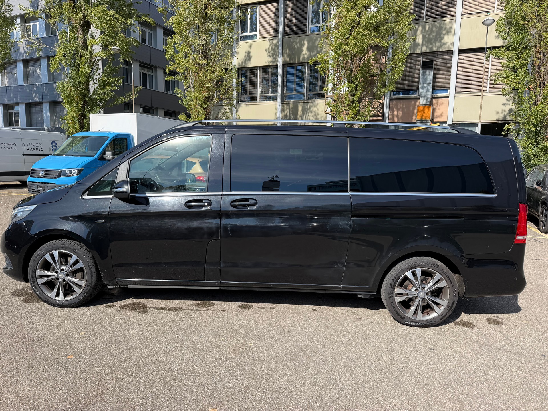MERCEDES-BENZ V 250 d Avantgarde extralang 4M 7G-Tronic-image-2
